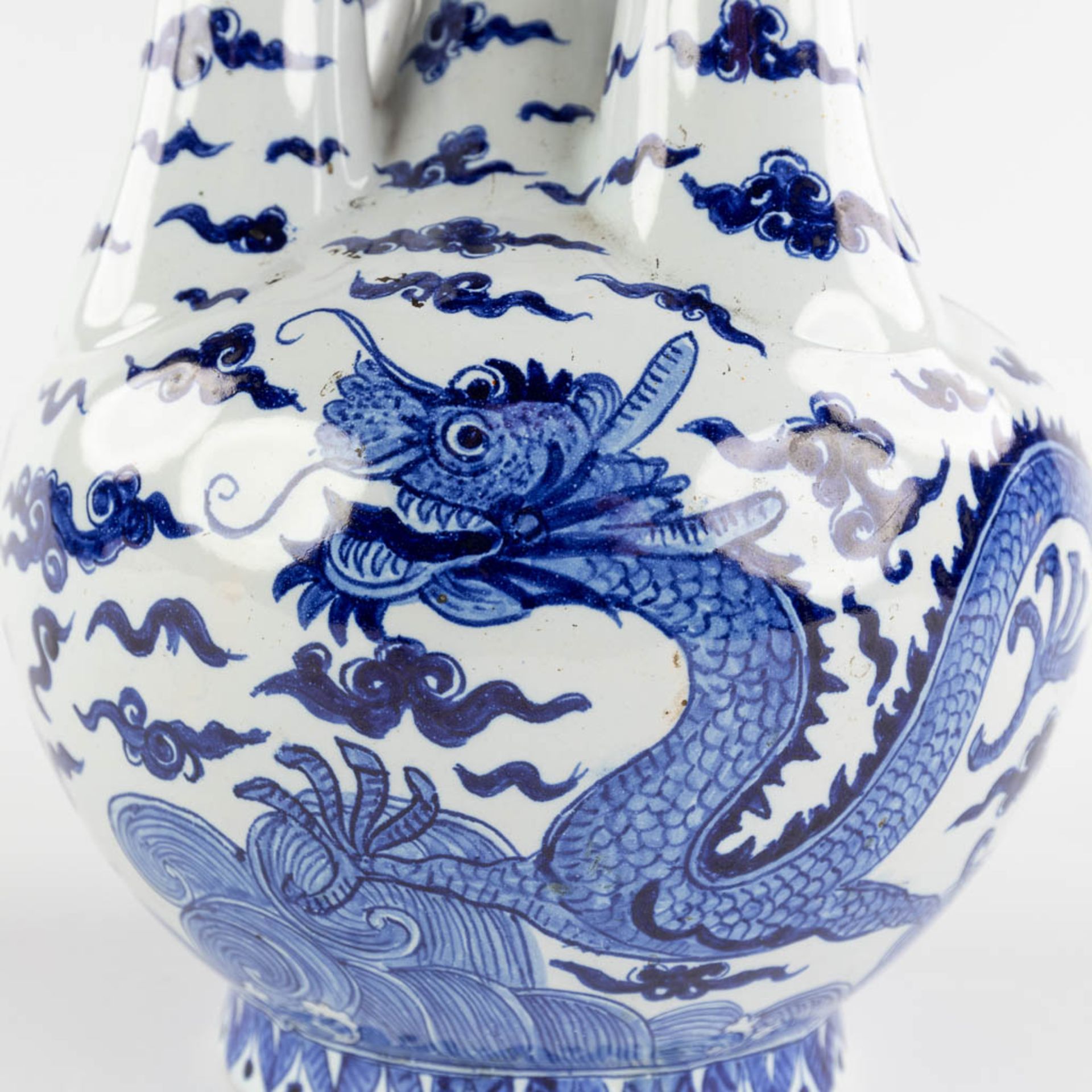 Charles-François Fourmaintraux-Courquin, a tulip vase with Chinoiserie dragon decor France. 19th C. - Image 14 of 15