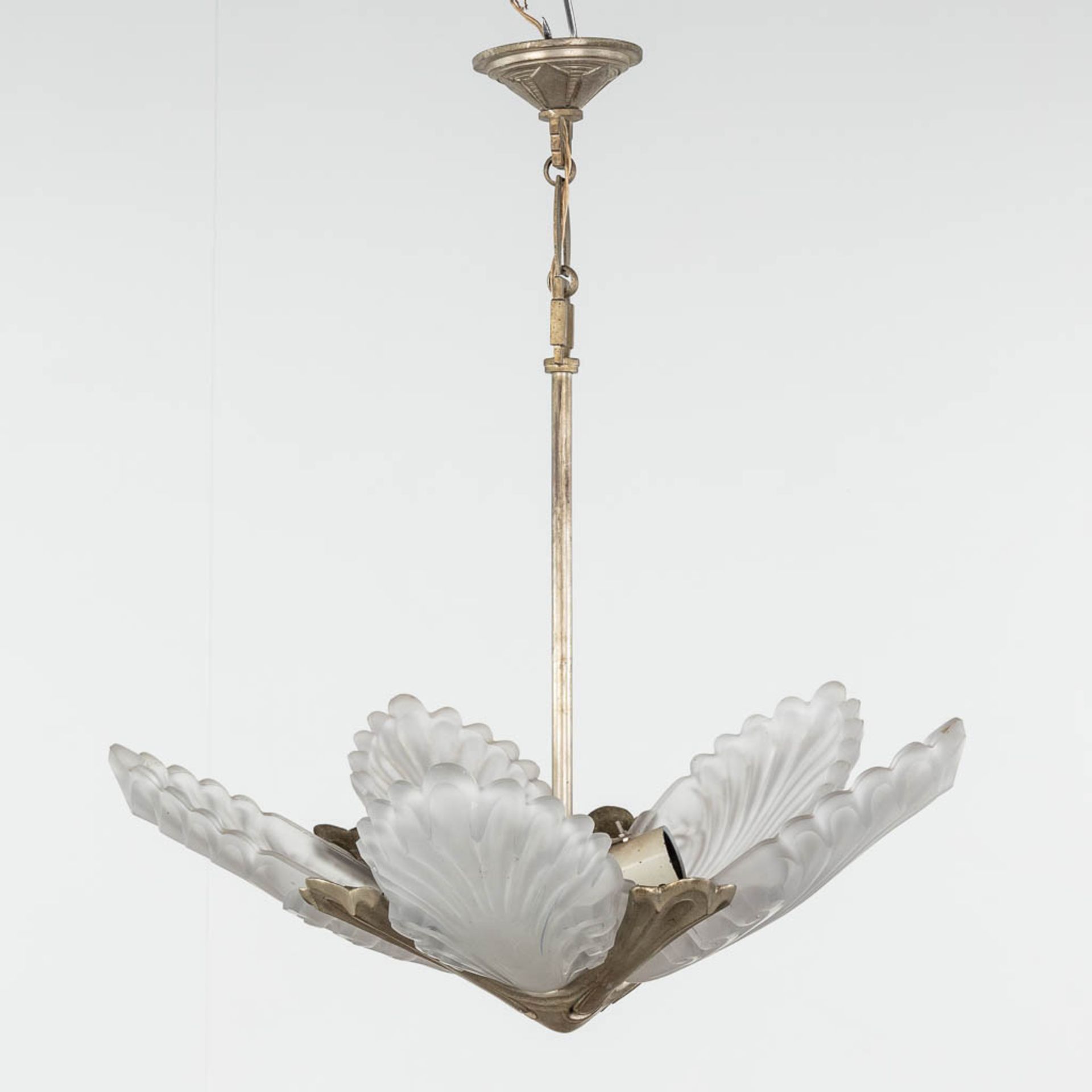 A chandelier, silver-plated metal and glass, art deco. Circa 1930. (H:50 x D:50 cm)