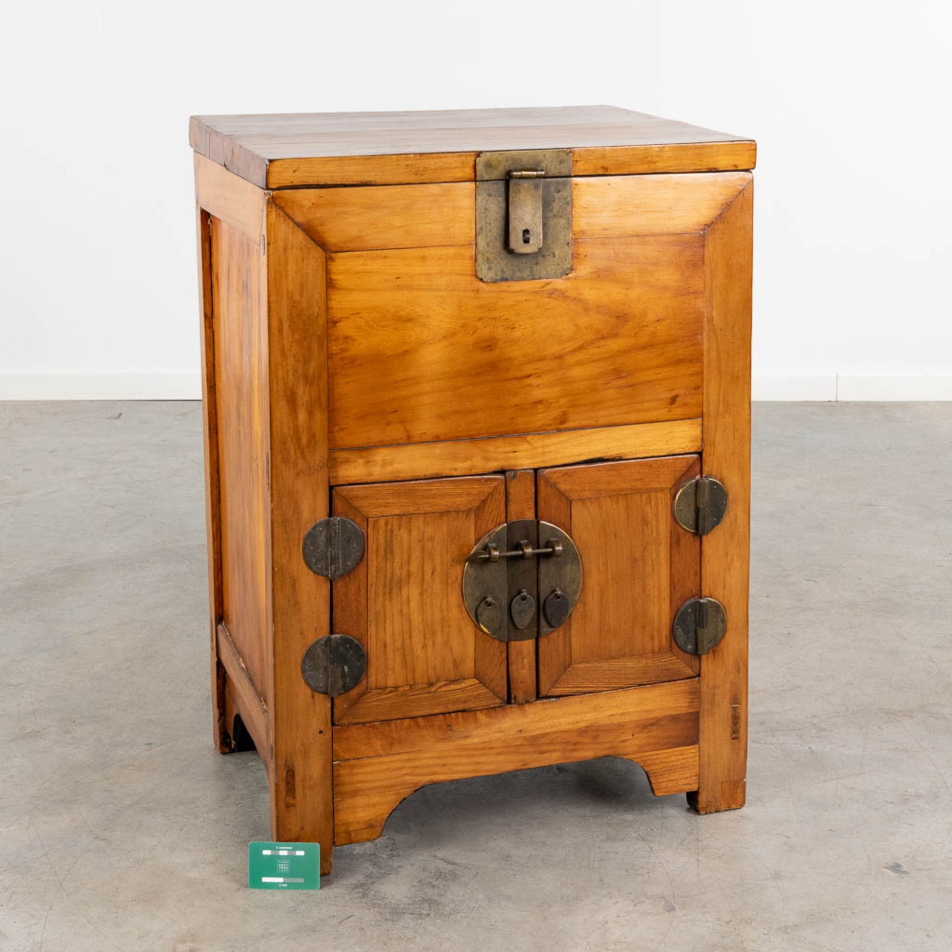 A small Chinese cabinet, hardwood with brass hardware. (L:47 x W:62 x H:88 cm) - Image 2 of 16