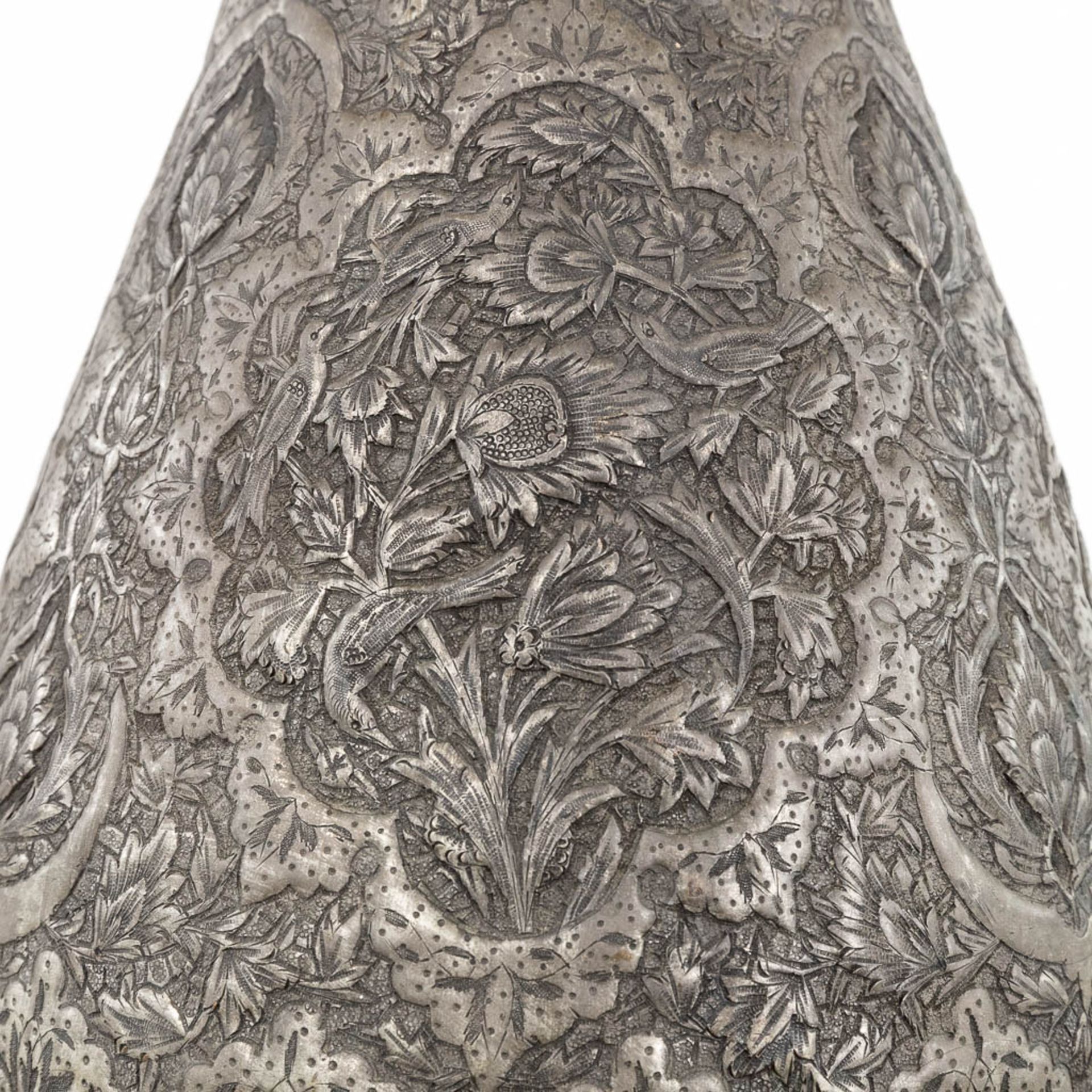 A large decorative vase, India. 19th C. (H:128 x D:32 cm) - Image 10 of 14