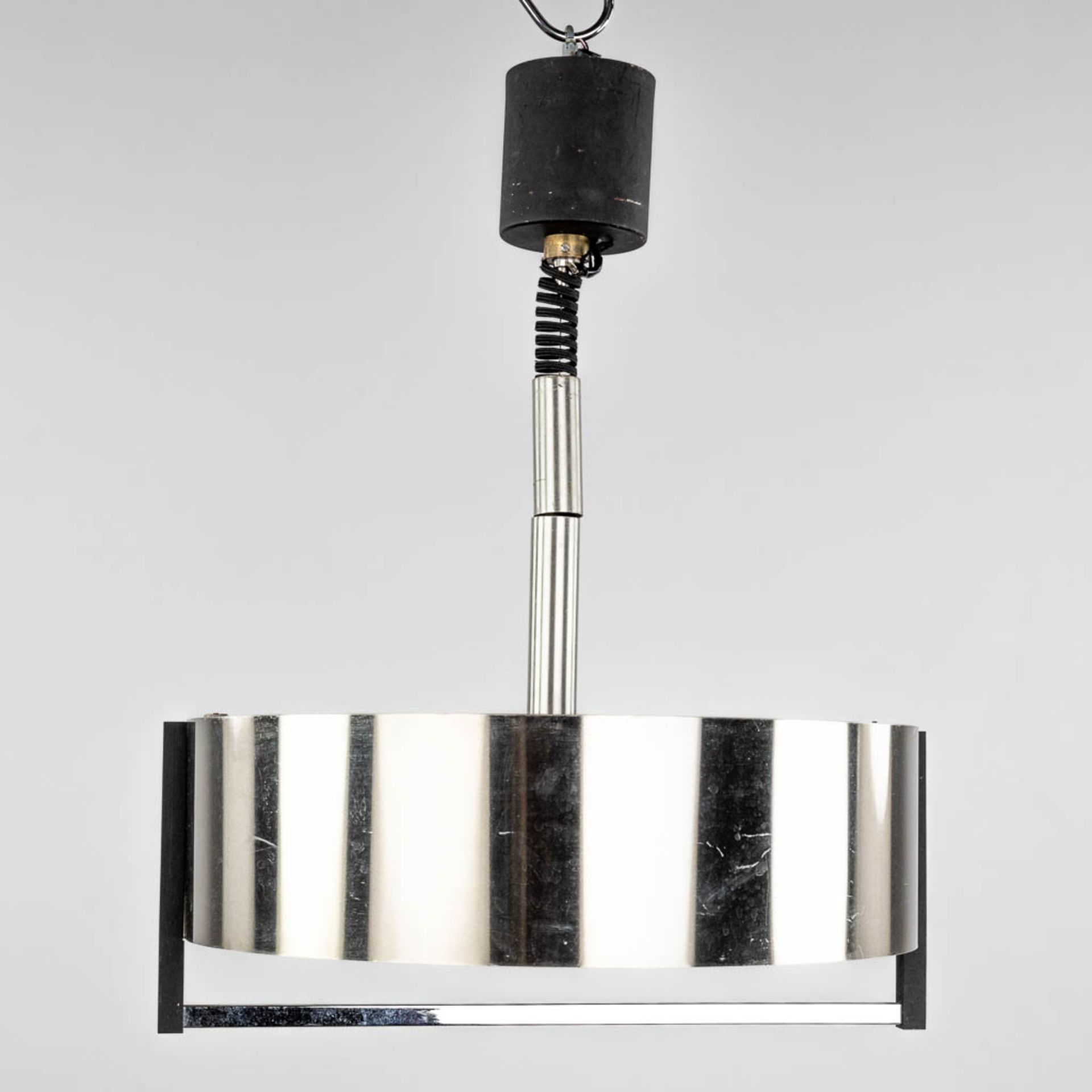 A suspension lamp, Space Age, Chromed metal. Circa 1970. (L:40 x W:43 x H:30 cm)
