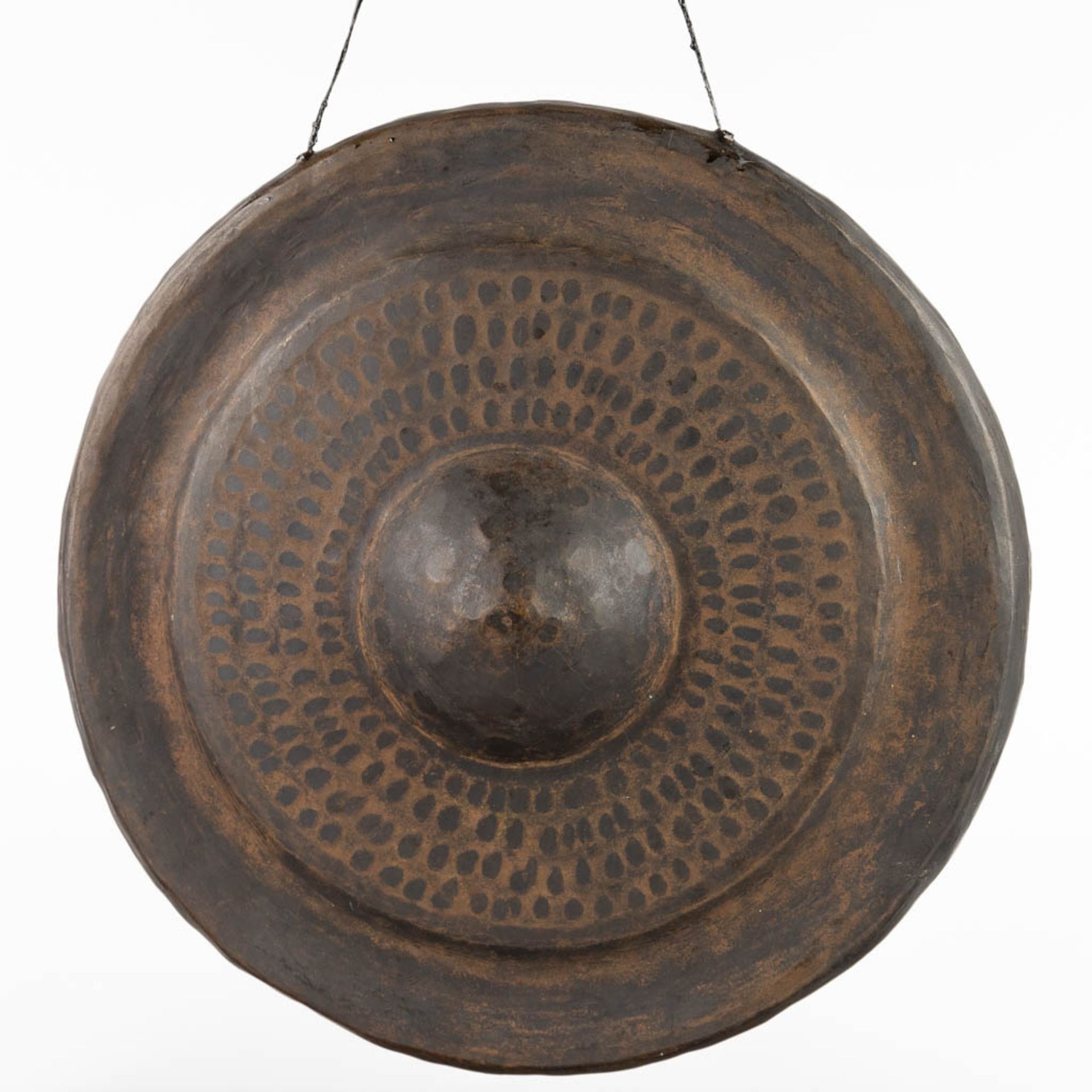 3 bells and a gong, Oriental. 19th/20th C. (L:13 x W:47 x H:55 cm) - Image 4 of 28