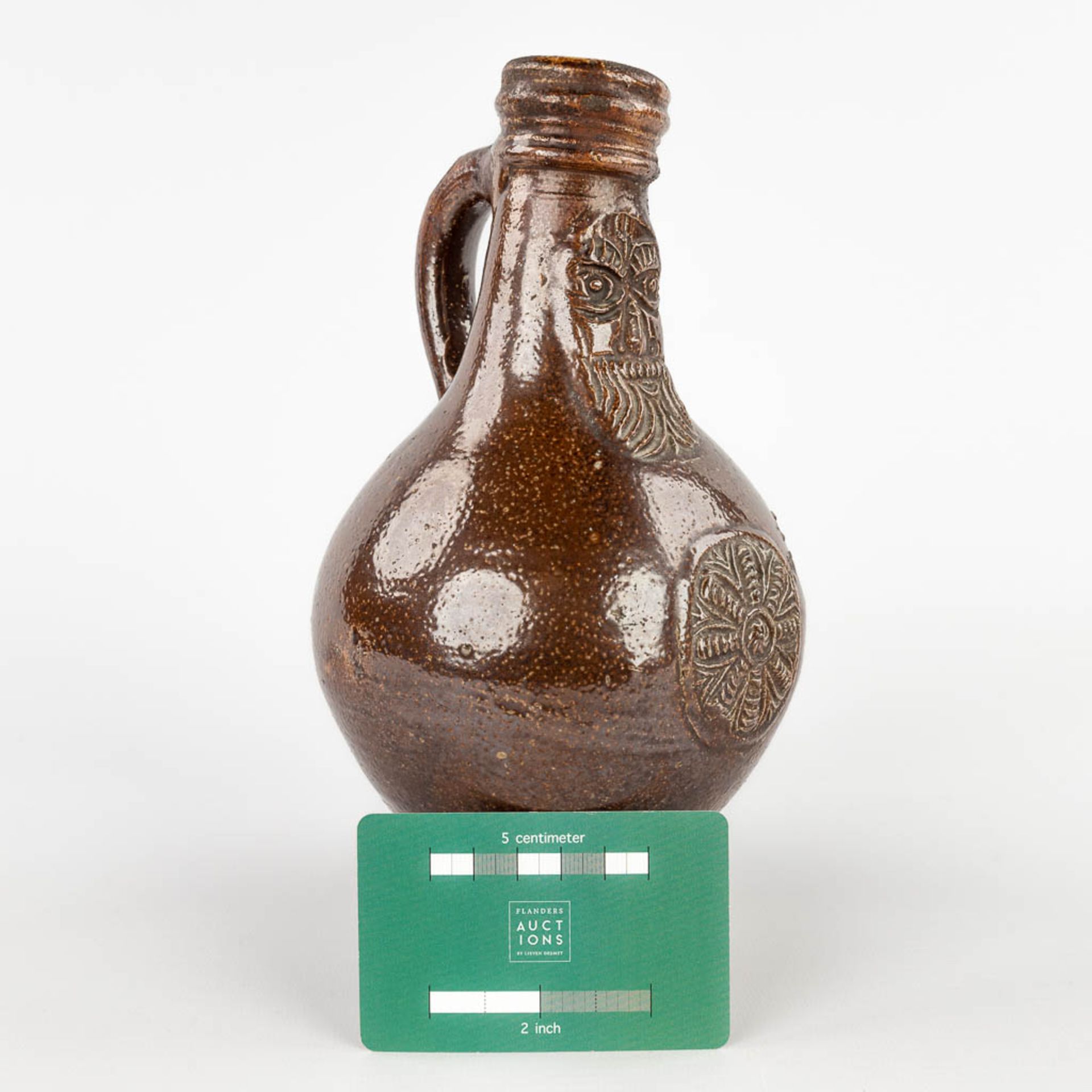 An antique Bartman jug with a single cartouche. 17th C. (H:22 x D:13,5 cm) - Image 2 of 14