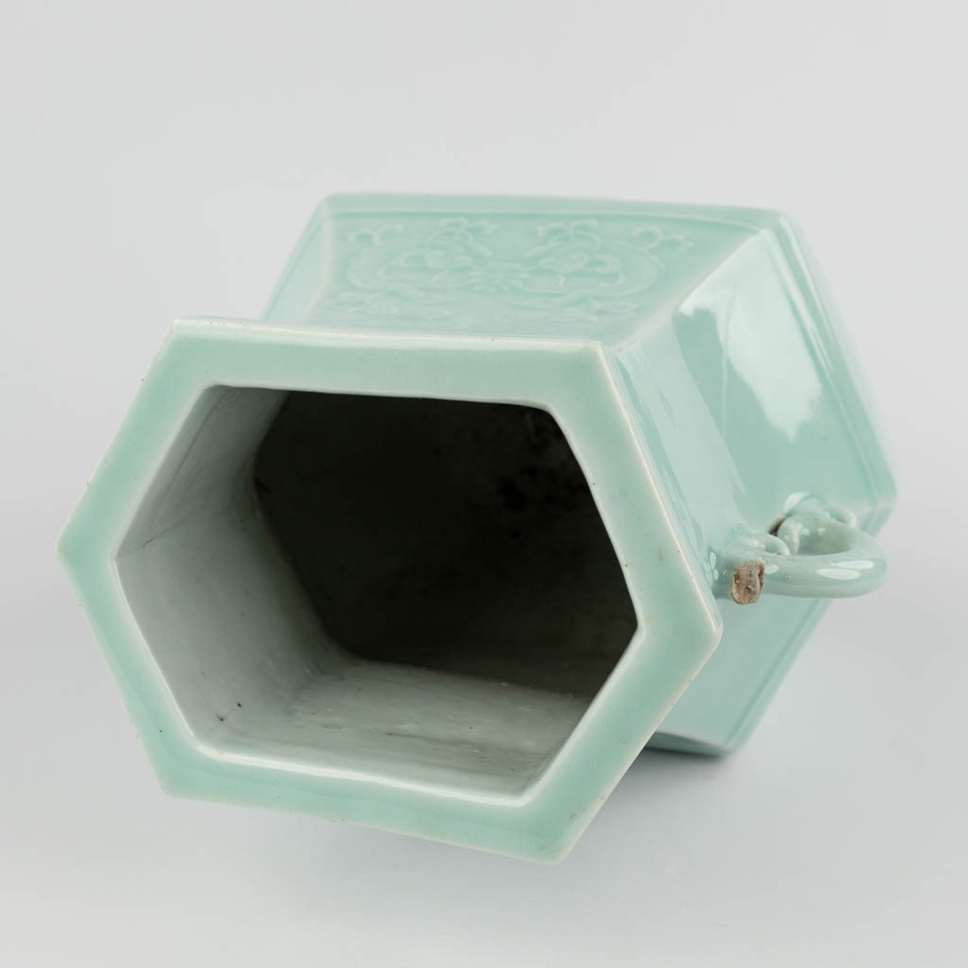 An antique Chinese celadon vase, Hexagonal, Qianlong mark and period. 18th C. (L:20 x W:26 x H:47 cm - Image 9 of 15