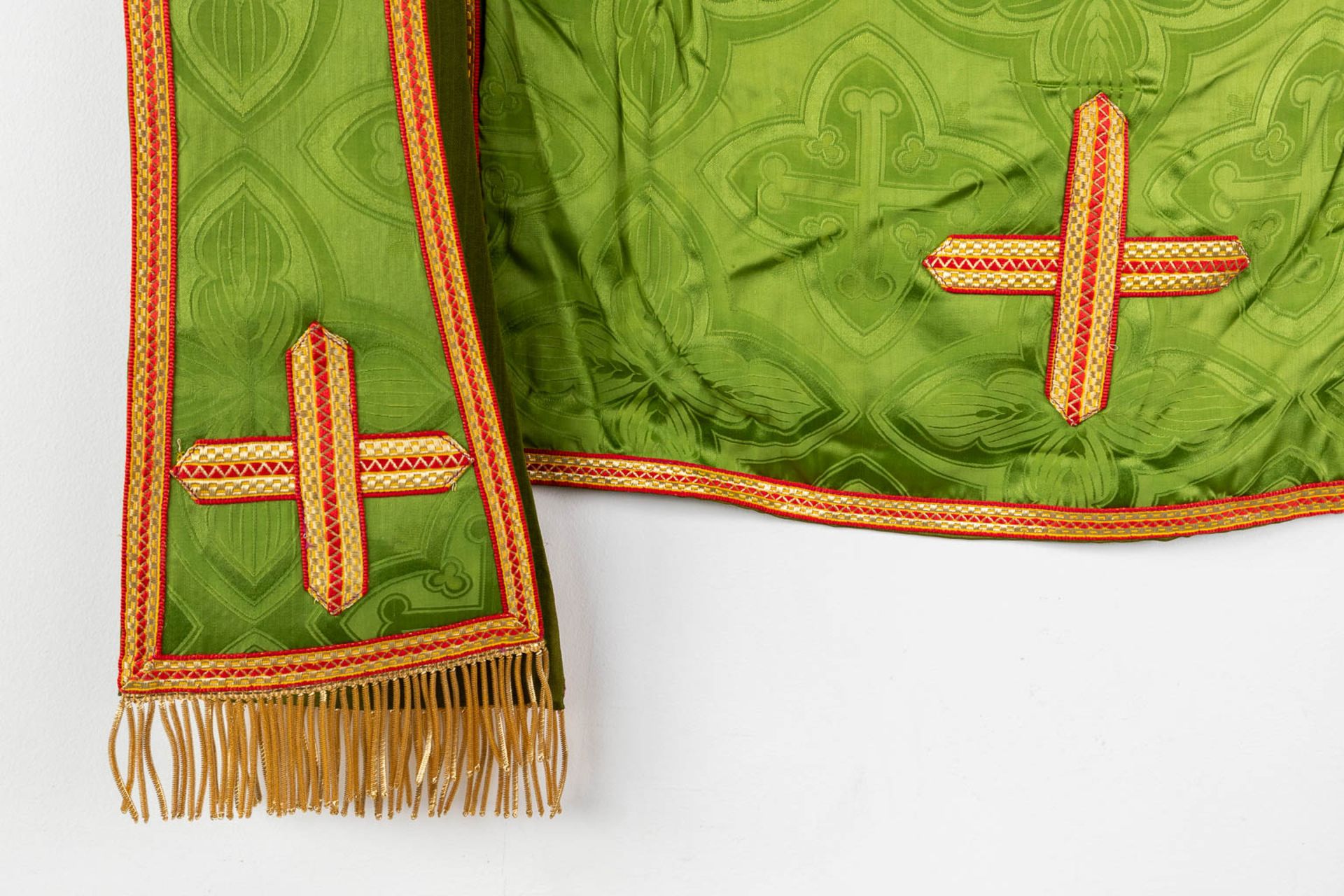 A set of 6 Roman Chasubles, maniple, Stola and Chalice veils - Image 35 of 37