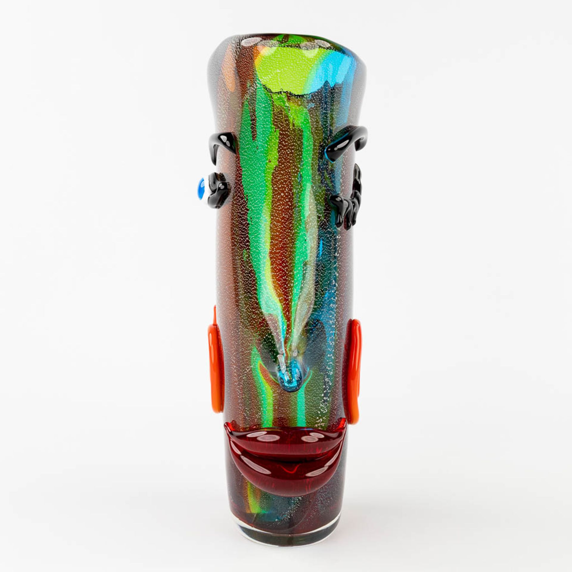 An Art Glass vase, in the style of a Pablo Picasso Head. Murano, Italië. (L:12 x W:25 x H:36 cm) - Image 7 of 15