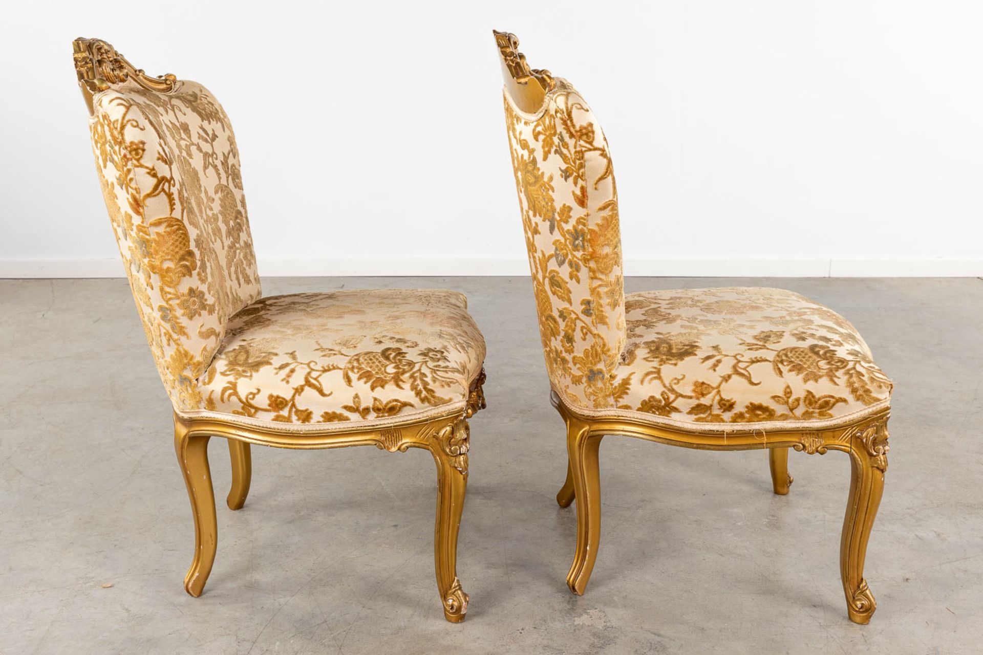 A coffee table, two matching chairs, sculptured wood in Louis XV style. (L:65 x W:85 x H:54 cm) - Bild 15 aus 25