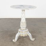 Plau, Thurringe, a porcelain side table. Made in Germany, 20th C. (H:64 x D:47 cm)