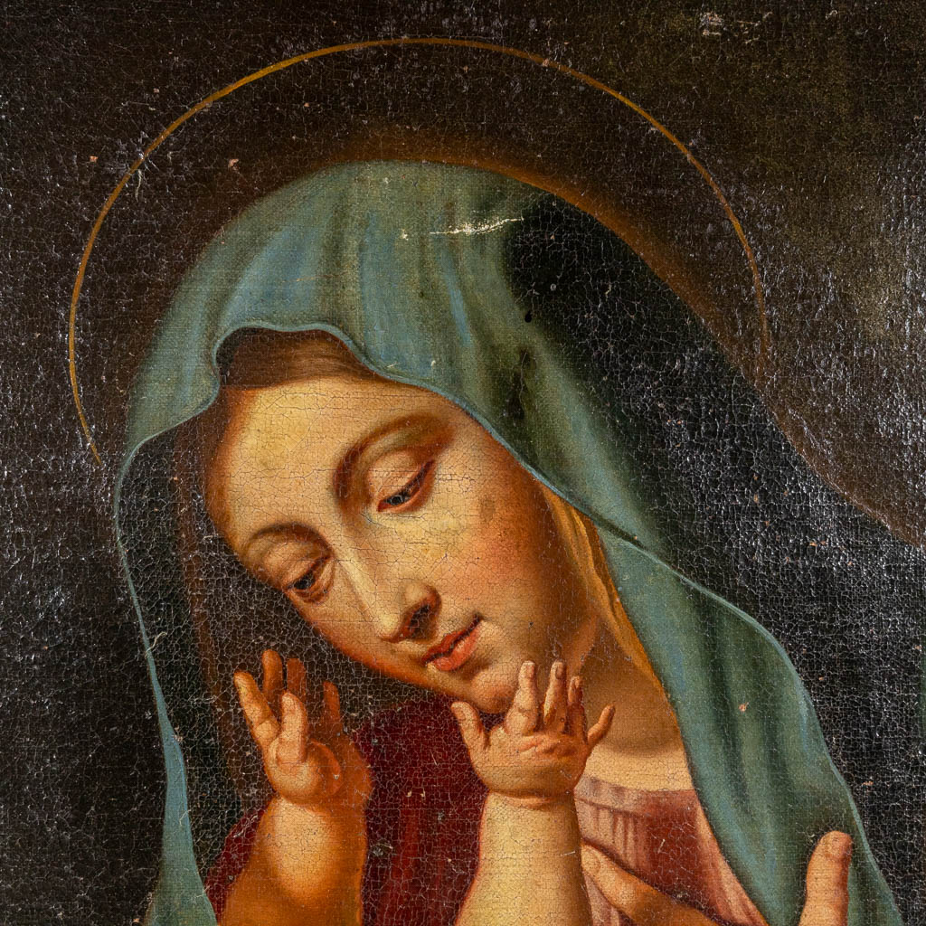 An antique painting 'Madonna with Jesus Christ', oil on canvas. 17th C. Italian School. (W:68 x H:85 - Image 4 of 12