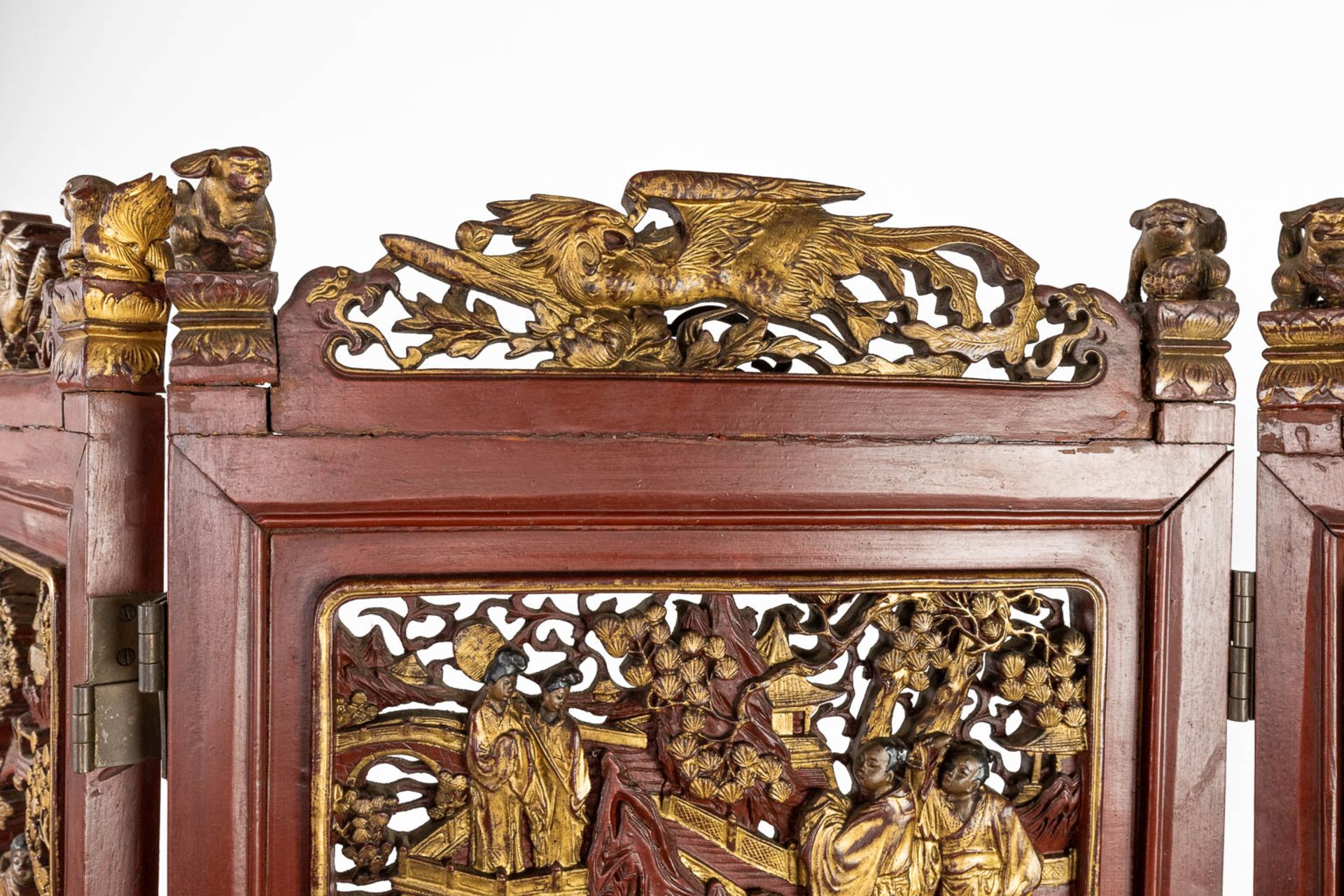 A 4-piece Chinese room divider, sculptured hardwood panels, circa 1900. (W:162 x H:185 cm) - Image 9 of 12