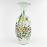 A Chinese vase, decorated with ladies and an emperor. 19th/20th C. (H:57 x D:23 cm)