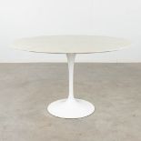 Eero SAARINEN (1910-1961) for Knoll, a round table with marble top. (H:73 x D:120,5 cm)