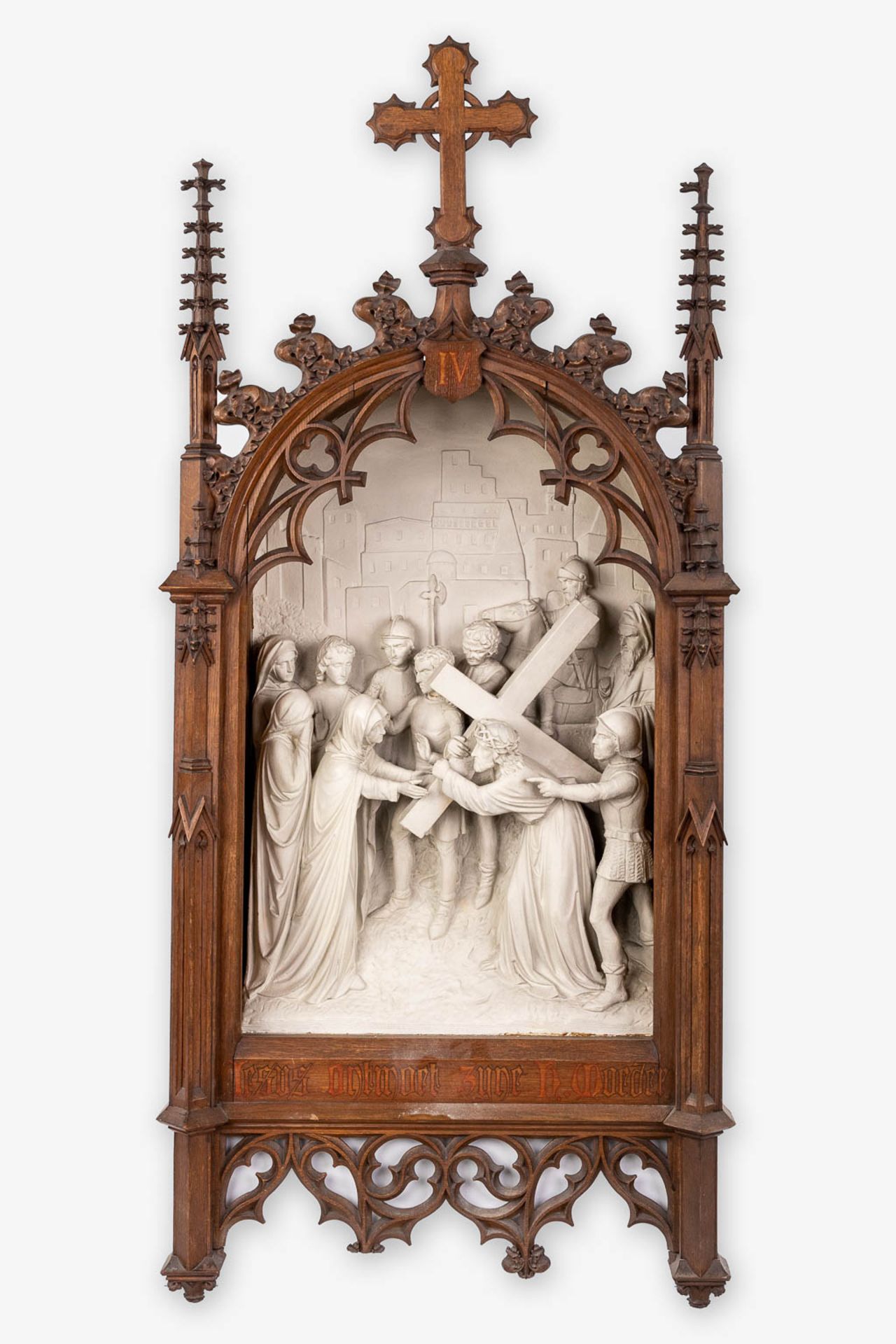 An extensive 14-piece 'Stations Of The Cross', plaster with gothic revival, wood-sculptured frames. - Bild 9 aus 30