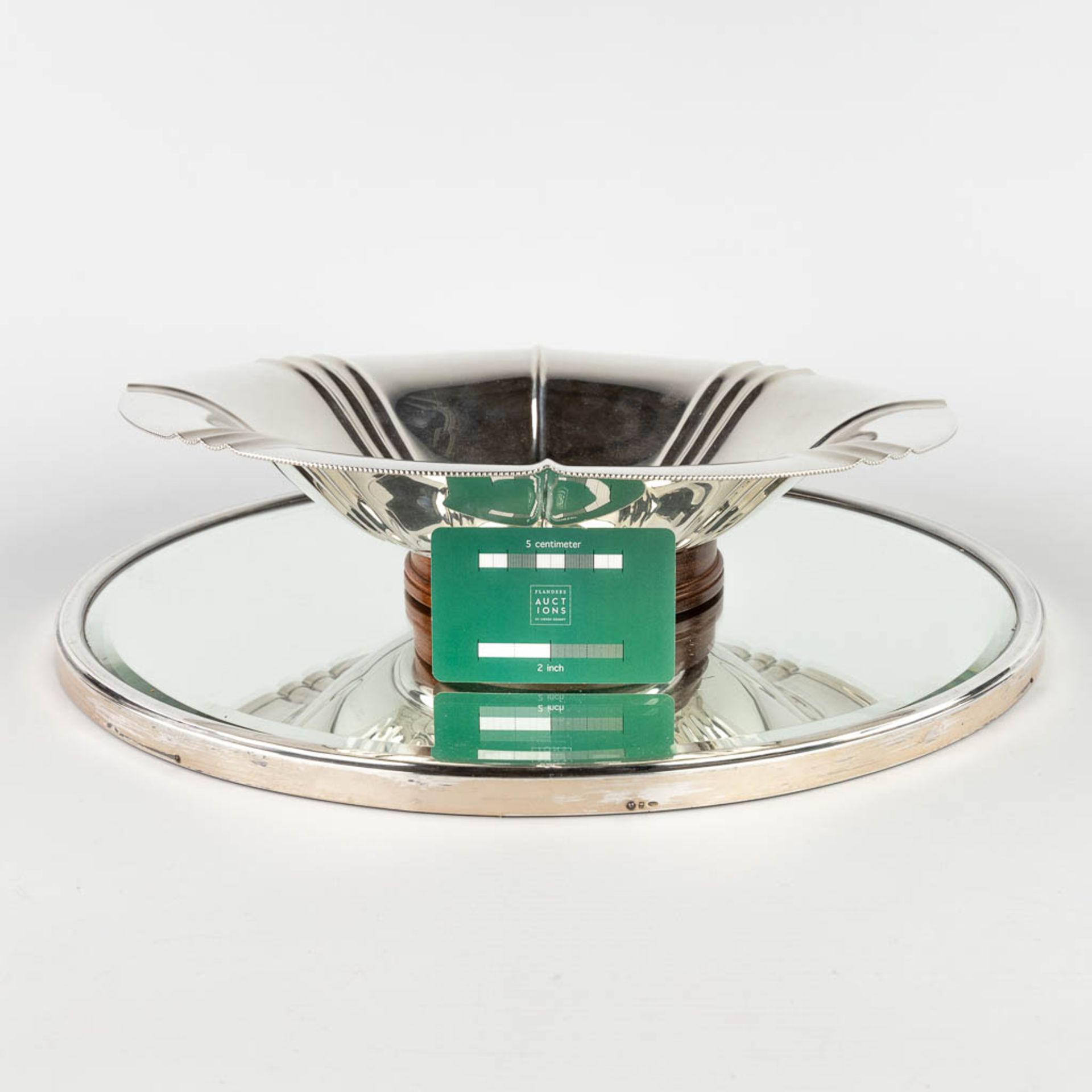 Wolfers Frères, a bowl on a table mirror, silver. Marked 835. Art Deco. (H:9,5 x D:40 cm) - Bild 2 aus 14