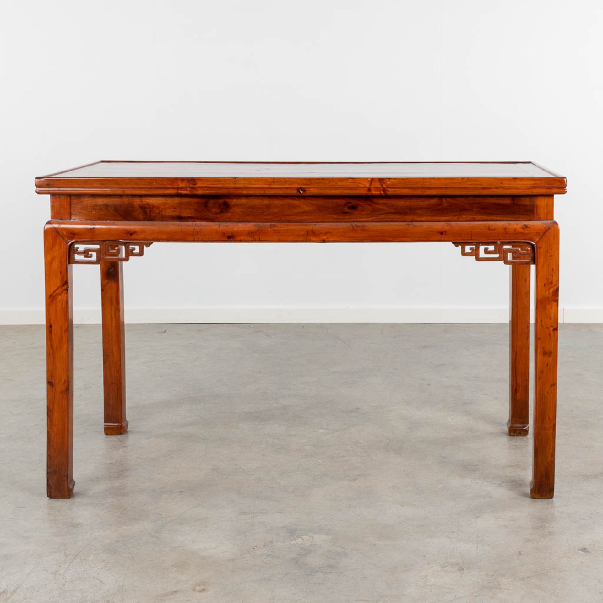 An antique Chinese side table, hardwood. (L:60 x W:130 x H:82 cm) - Bild 5 aus 15
