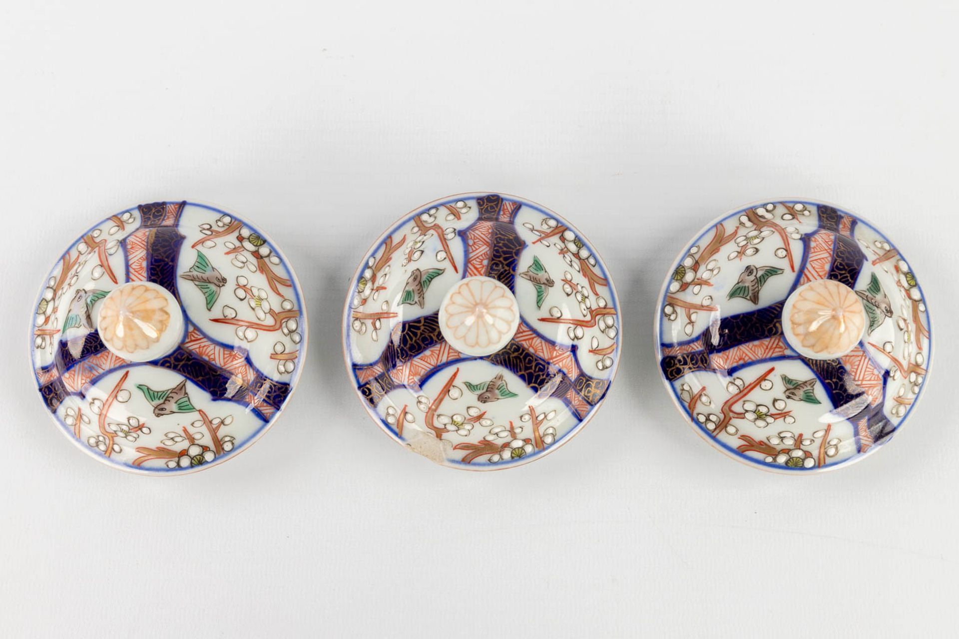 A 5-piece 'Kaststel', Japanese Imari porcelain. (H:22 x D:11 cm) - Image 12 of 21