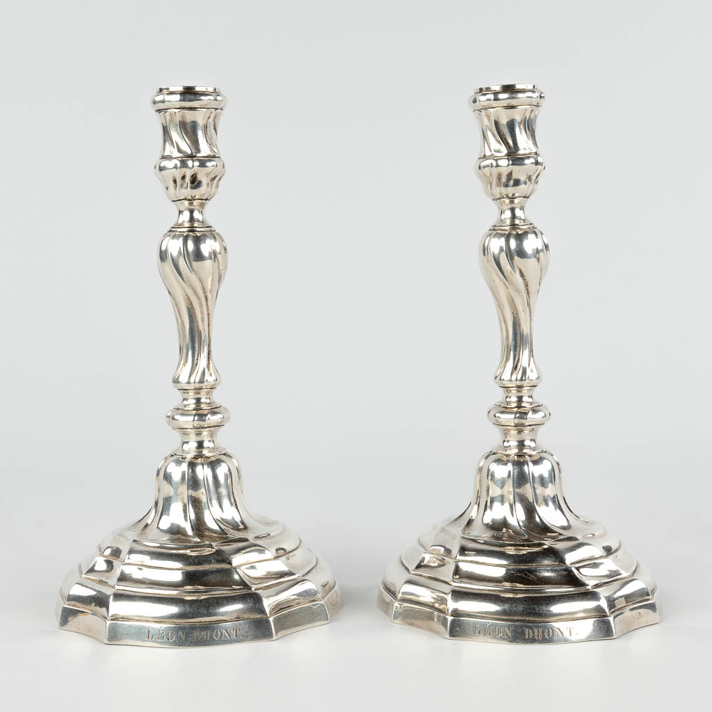 A pair of silver candlesticks / Candle holders, Carolus Benninck, Bruges, 18th C. 582g. (H:23 x D:13