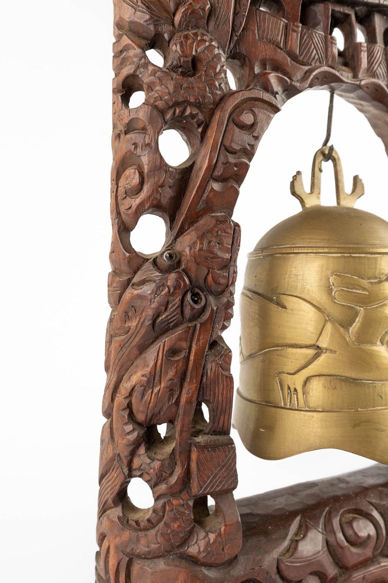 3 bells and a gong, Oriental. 19th/20th C. (L:13 x W:47 x H:55 cm) - Image 19 of 28