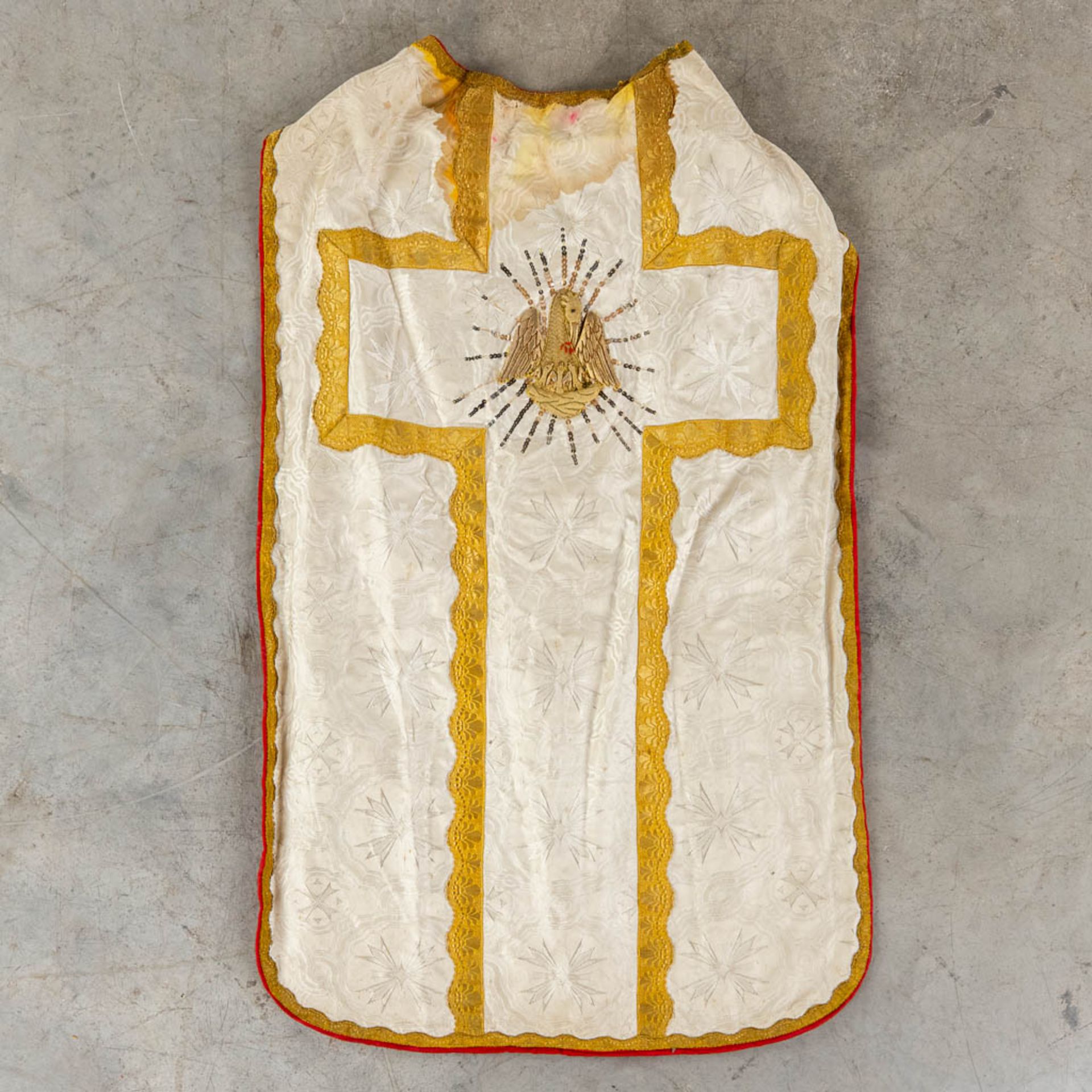 4 embroidered altar pieces, a Roman Chasuble and Chalice Veil, thick gold and silver thread embroide - Image 13 of 14