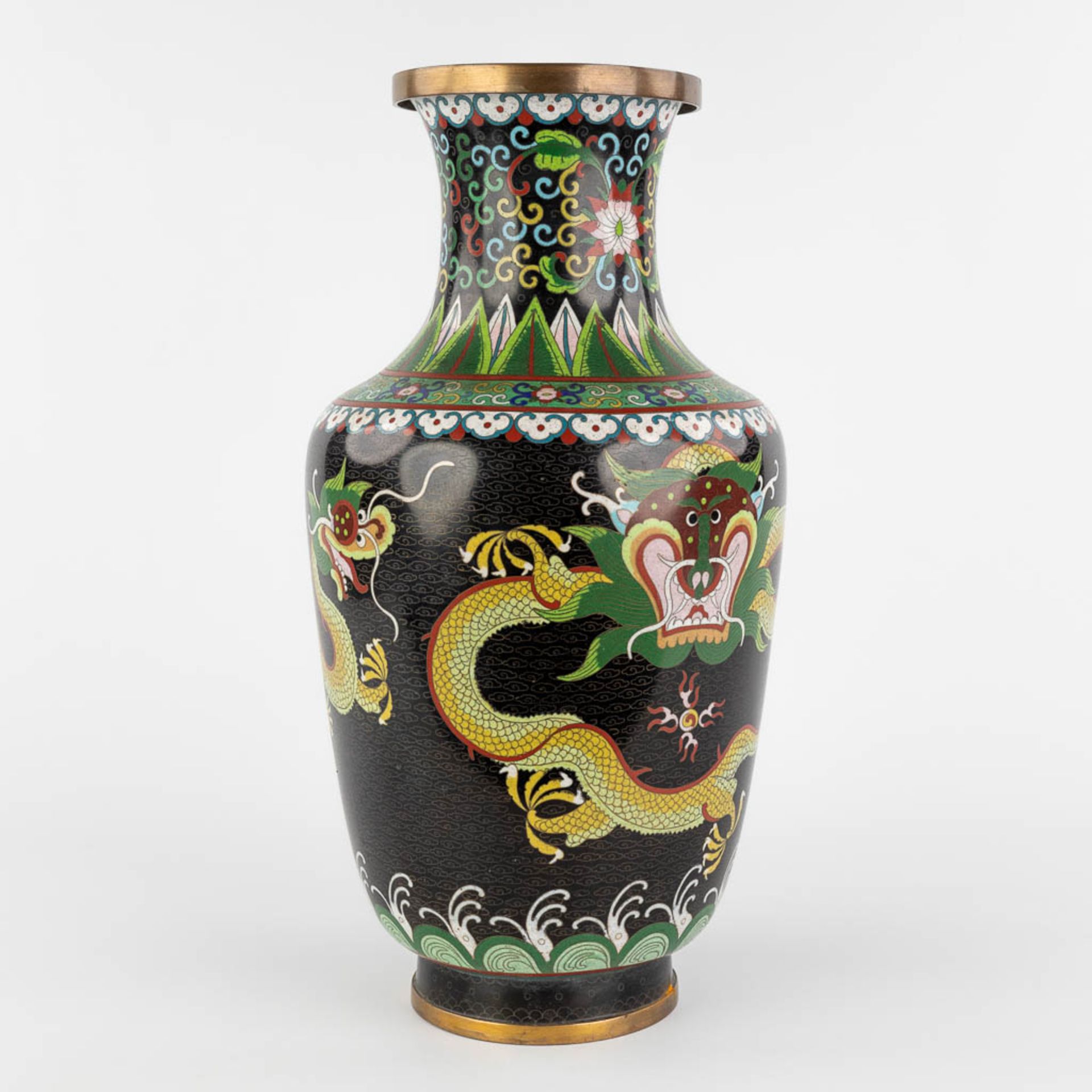 A vase with dragon decor, Cloisonné enamel. 20th C. (H:49 x D:23 cm) - Image 3 of 13