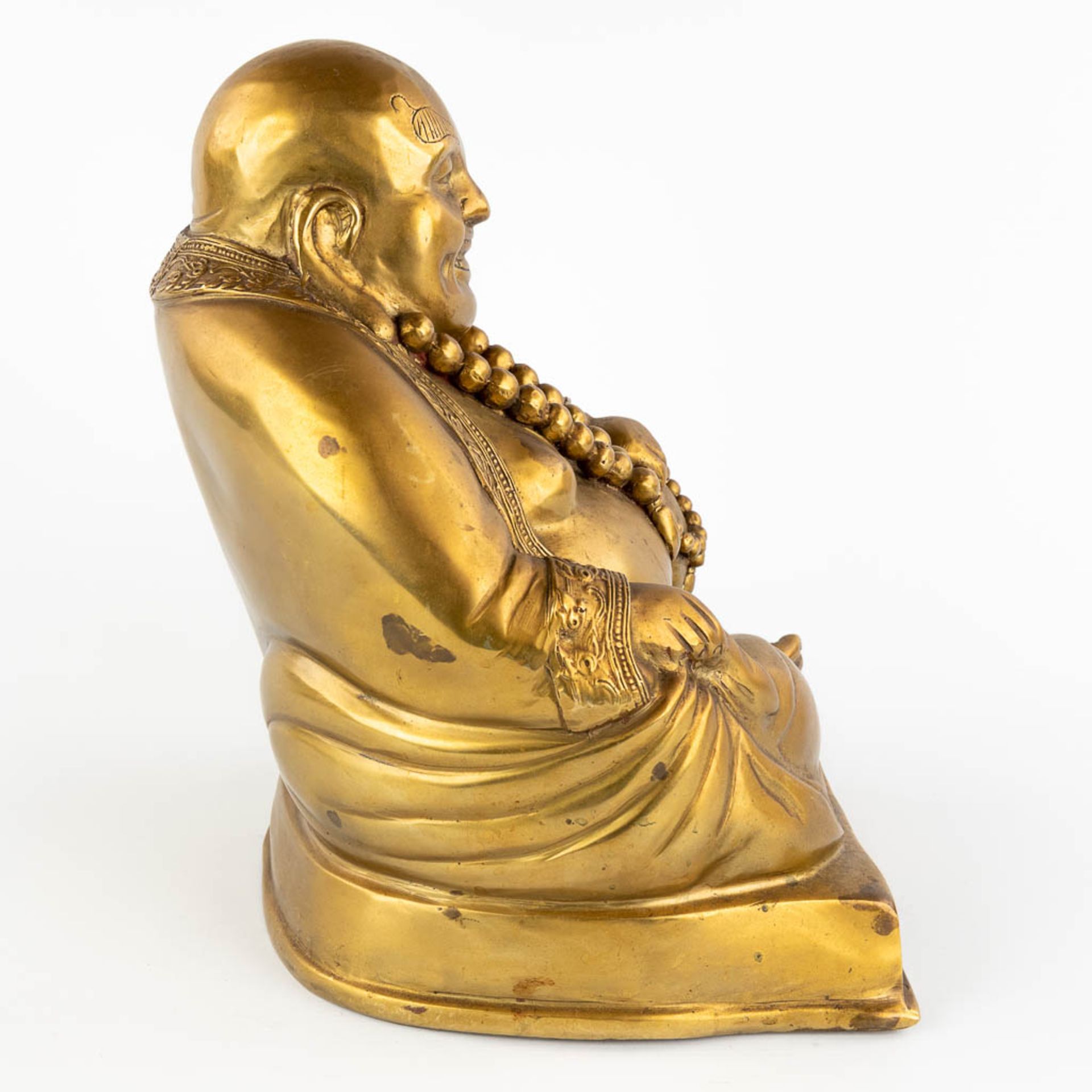 A Chinese laughing buddha, polished bronze. (L:27 x W:27 x H:34 cm) - Image 4 of 11