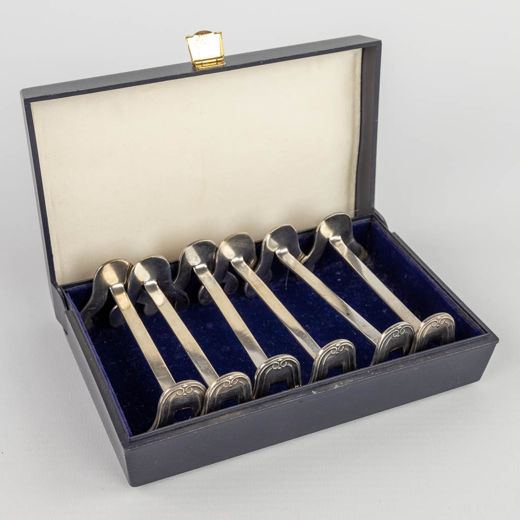 A set of table accessories and utensils, silver-plated metal. (H:8 x D:22 cm) - Image 6 of 23