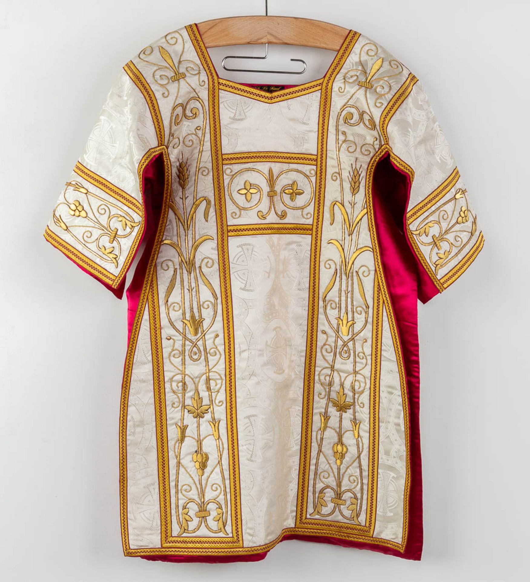 A matching set of Liturgical robes, 4 dalmatics, maniples and stola. - Image 13 of 17