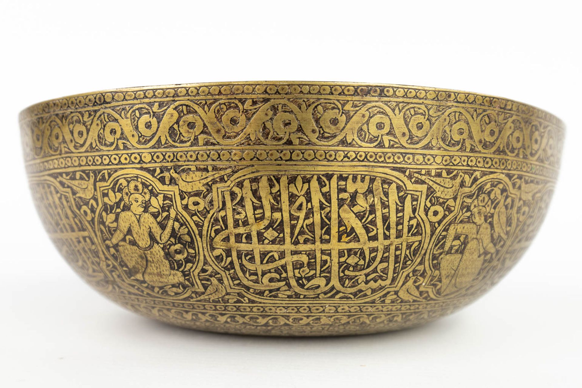 A bowl, Islamic origin, bronze. (H:8 x D:23 cm) - Bild 13 aus 13