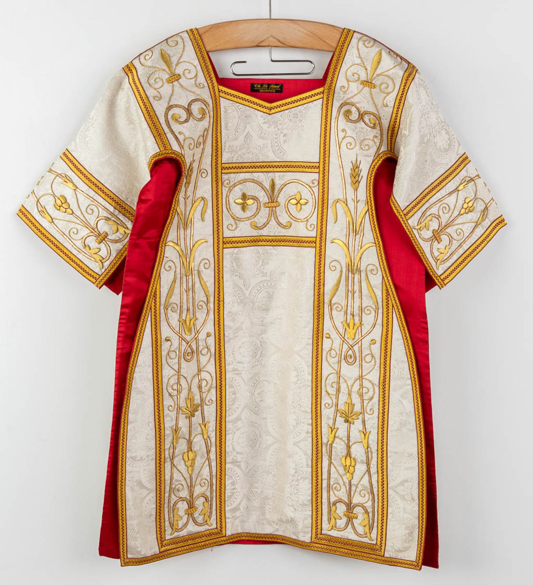 A matching set of Liturgical robes, 4 dalmatics, maniples and stola. - Image 11 of 17