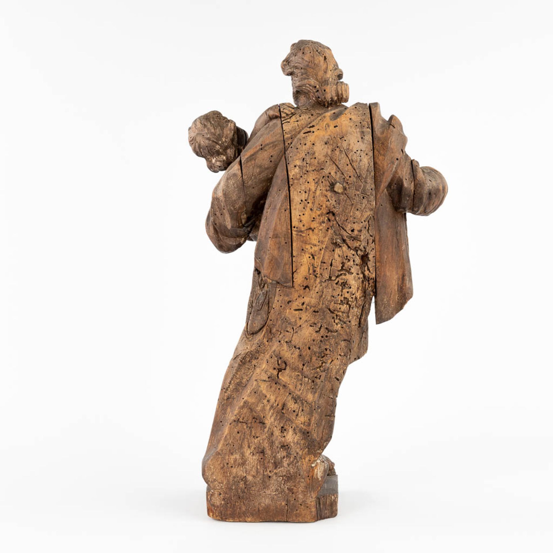An antique wood-sculpture 'Joseph and baby Jesus', 17th/18th C. (L:14 x W:27 x H:48 cm) - Image 5 of 15
