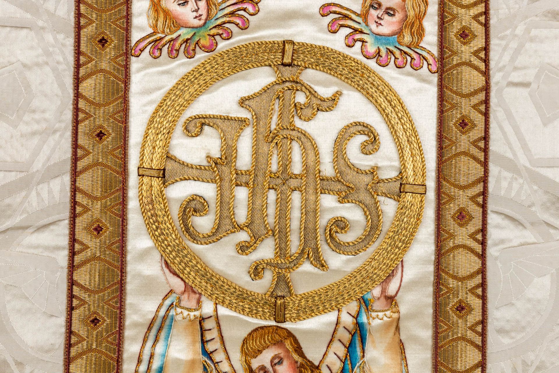 A set of Lithurgical Robes and accessories. Thick gold thread and embroideries. - Image 9 of 40