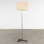 A mid-century floor lamp, chromed metal, metal and wood. (L:40 x W:40 x H:165 cm)