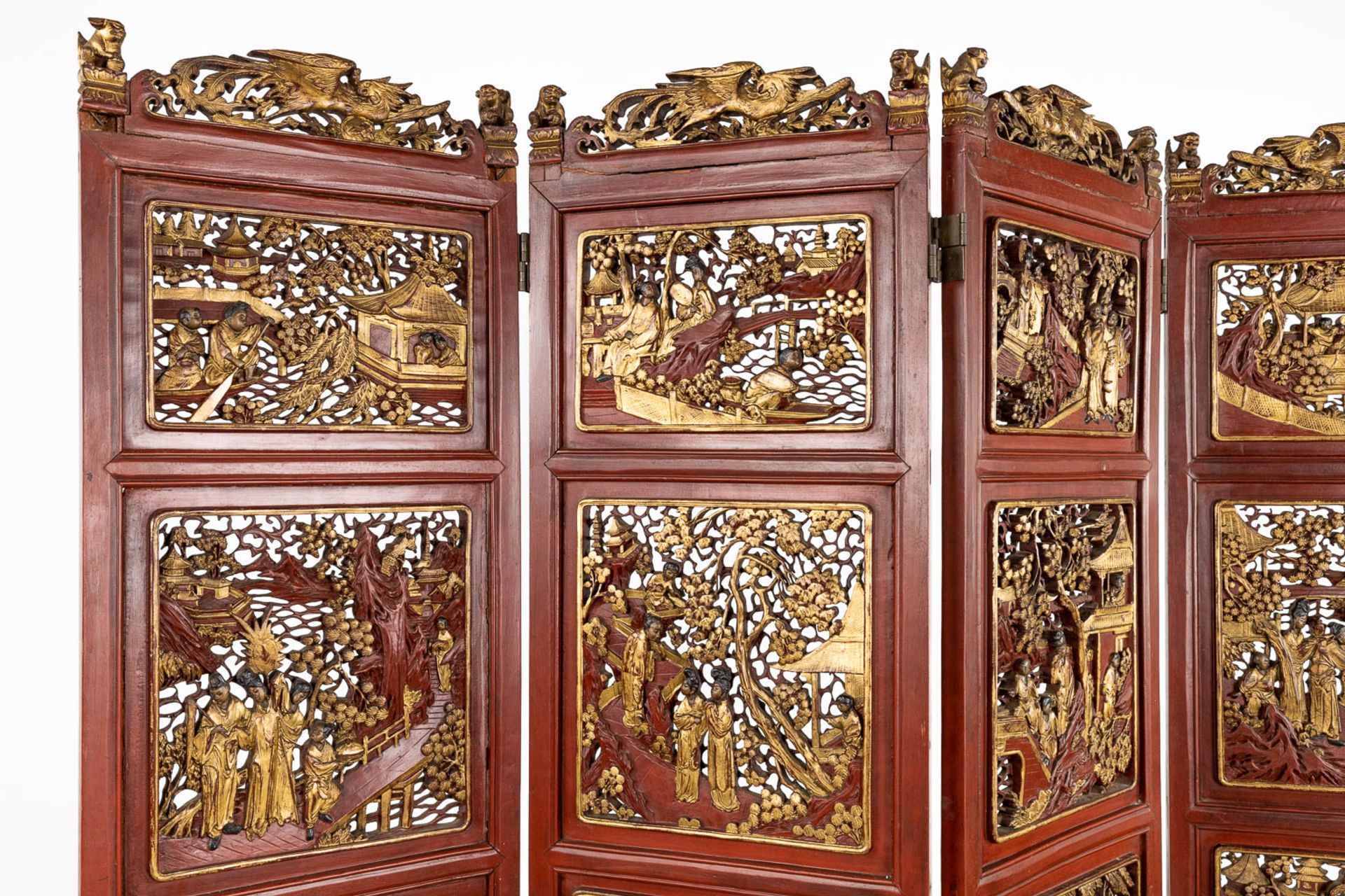 A 4-piece Chinese room divider, sculptured hardwood panels, circa 1900. (W:162 x H:185 cm) - Image 3 of 12