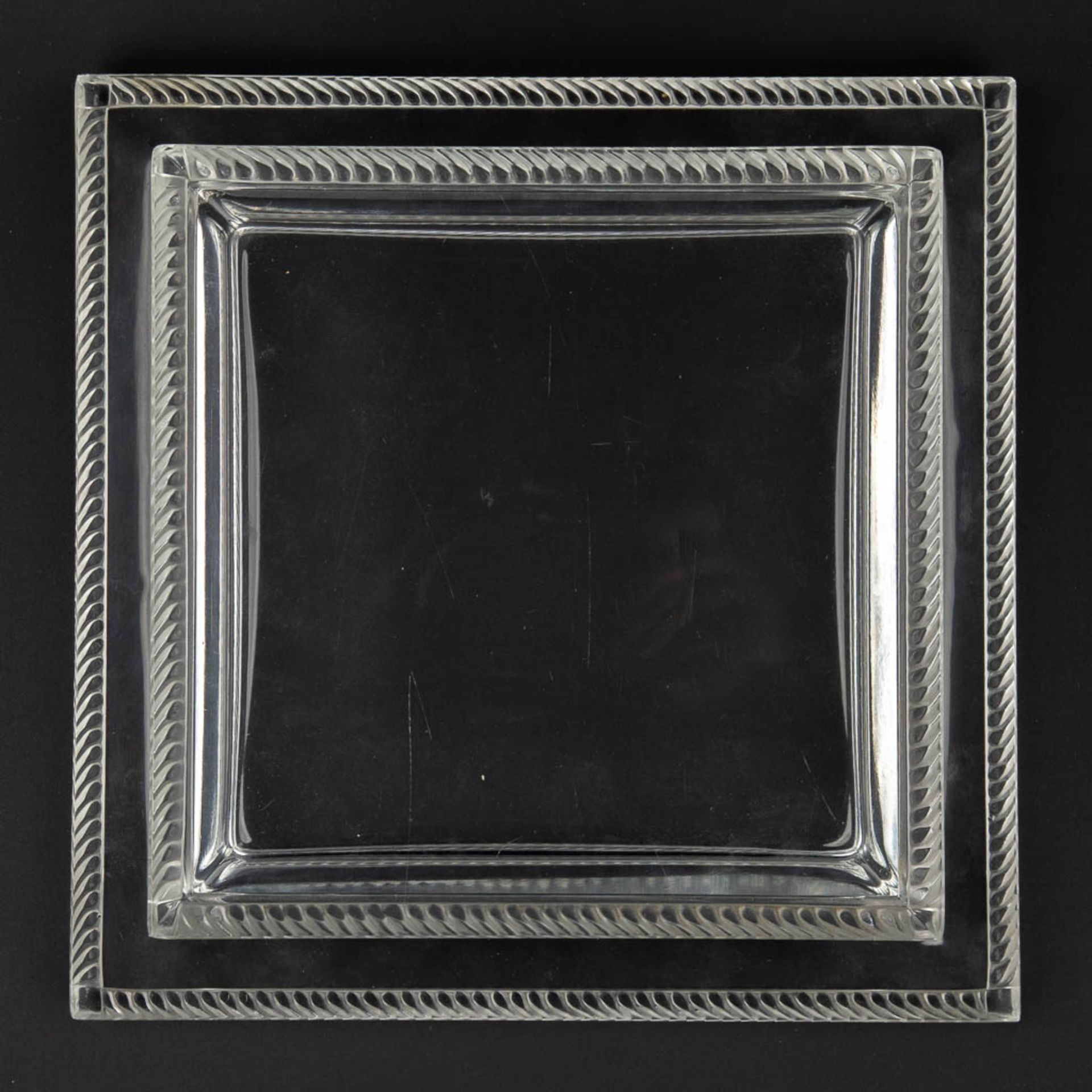 Lalique France, a square 'Vide Poche' or tray, glass. 20th C. (L:25 x W:25 x H:6,5 cm) - Image 7 of 11