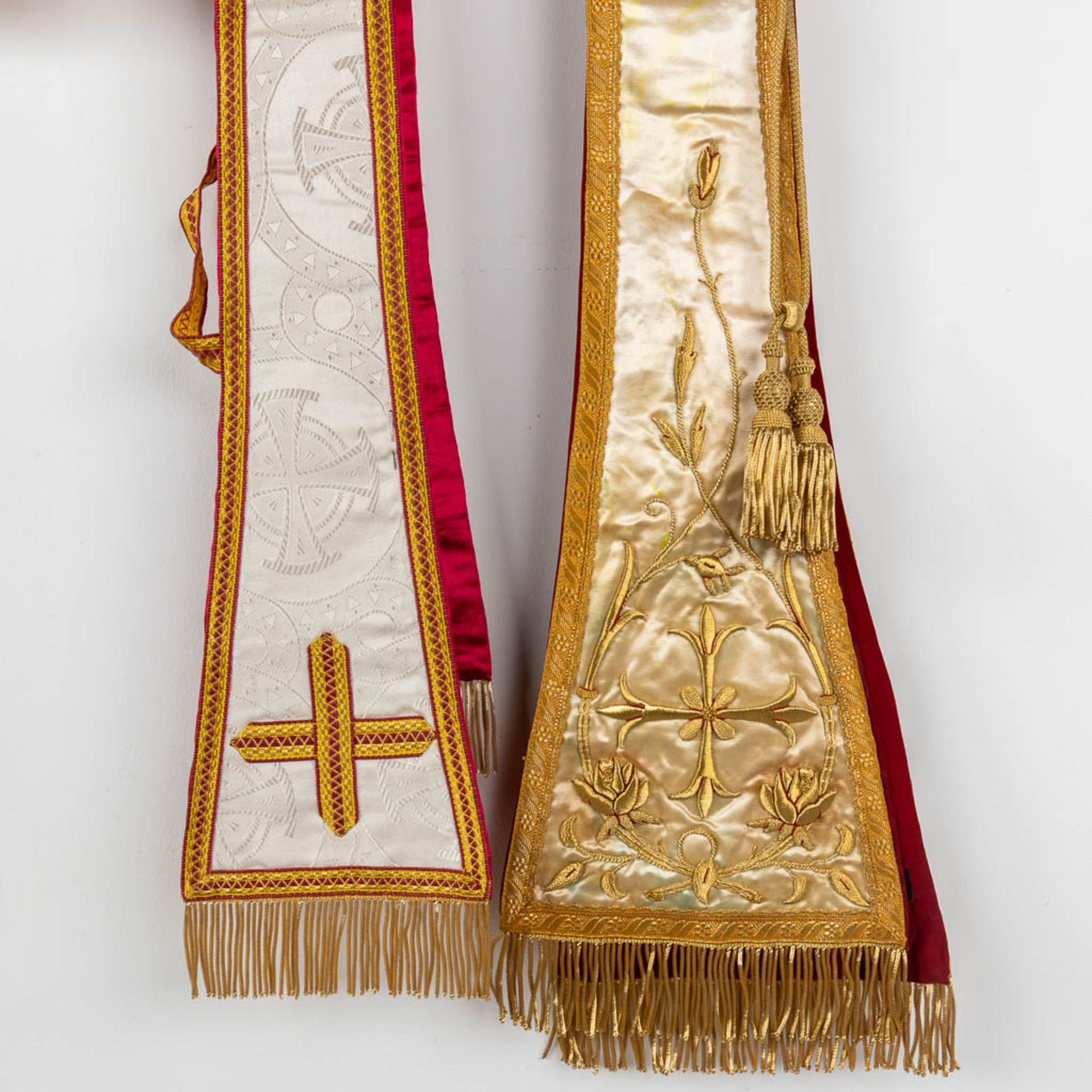 A matching set of Liturgical robes, 4 dalmatics, maniples and stola. - Image 17 of 17