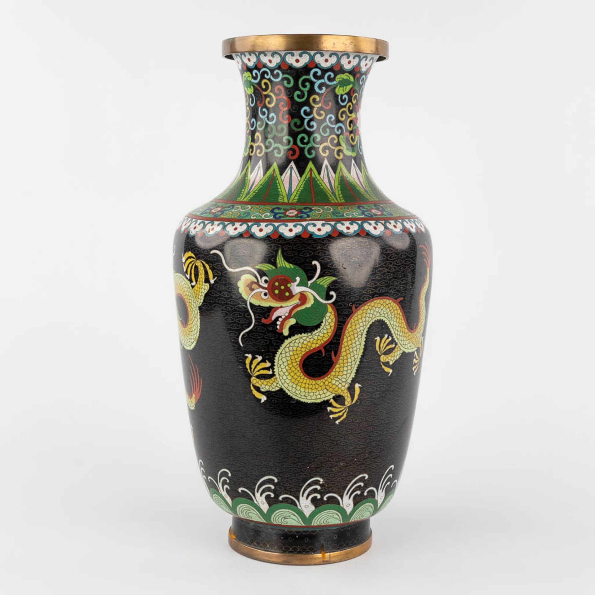 A vase with dragon decor, Cloisonné enamel. 20th C. (H:49 x D:23 cm) - Image 6 of 13