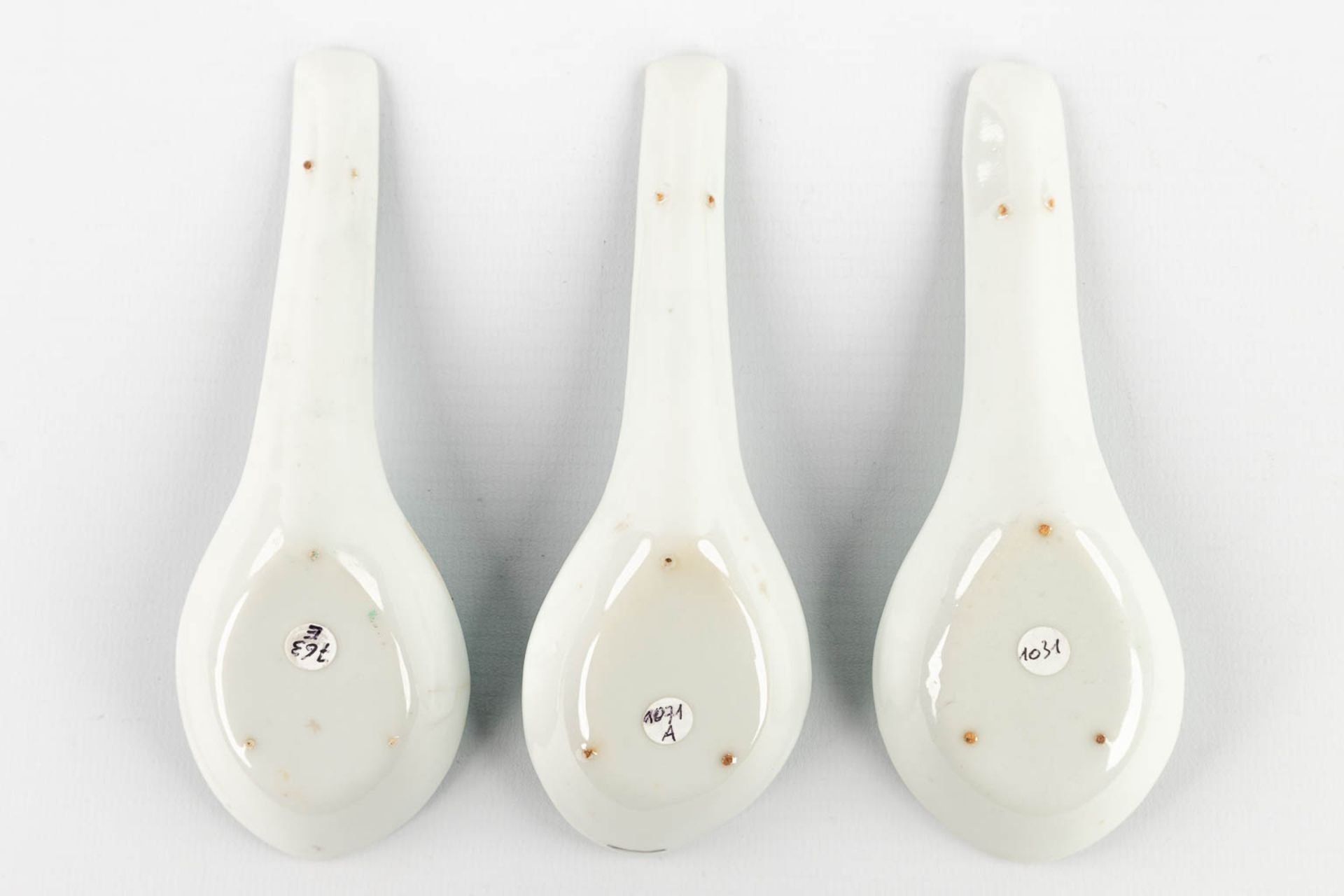 14 Chinese Famille Rose spoons. 19th/20th C. (W:15 cm) - Bild 13 aus 13