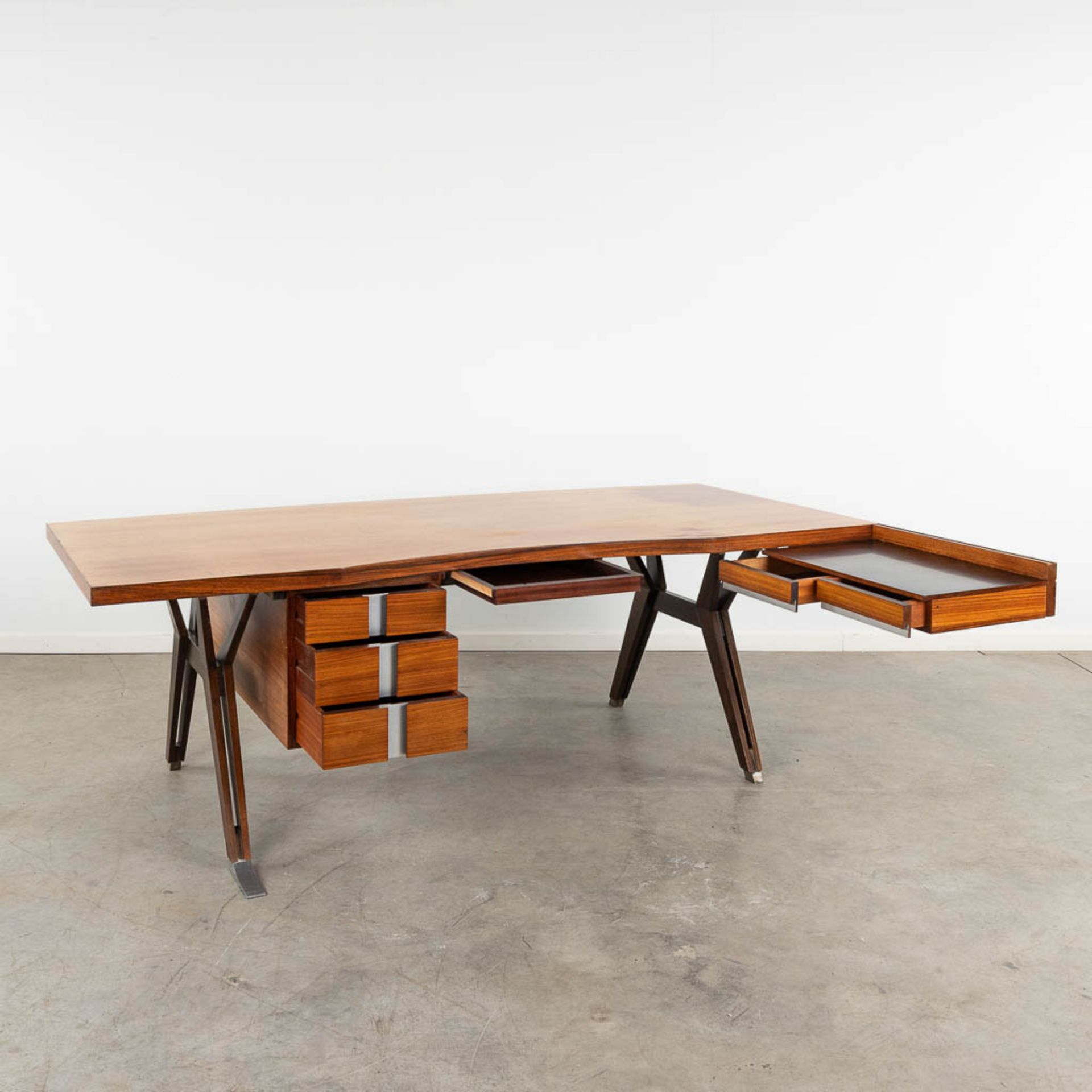 Ico PARISI (1916-1996) 'Terni Desk' by MIM Roma (D:98 x W:210 x H:73 cm) - Image 4 of 13