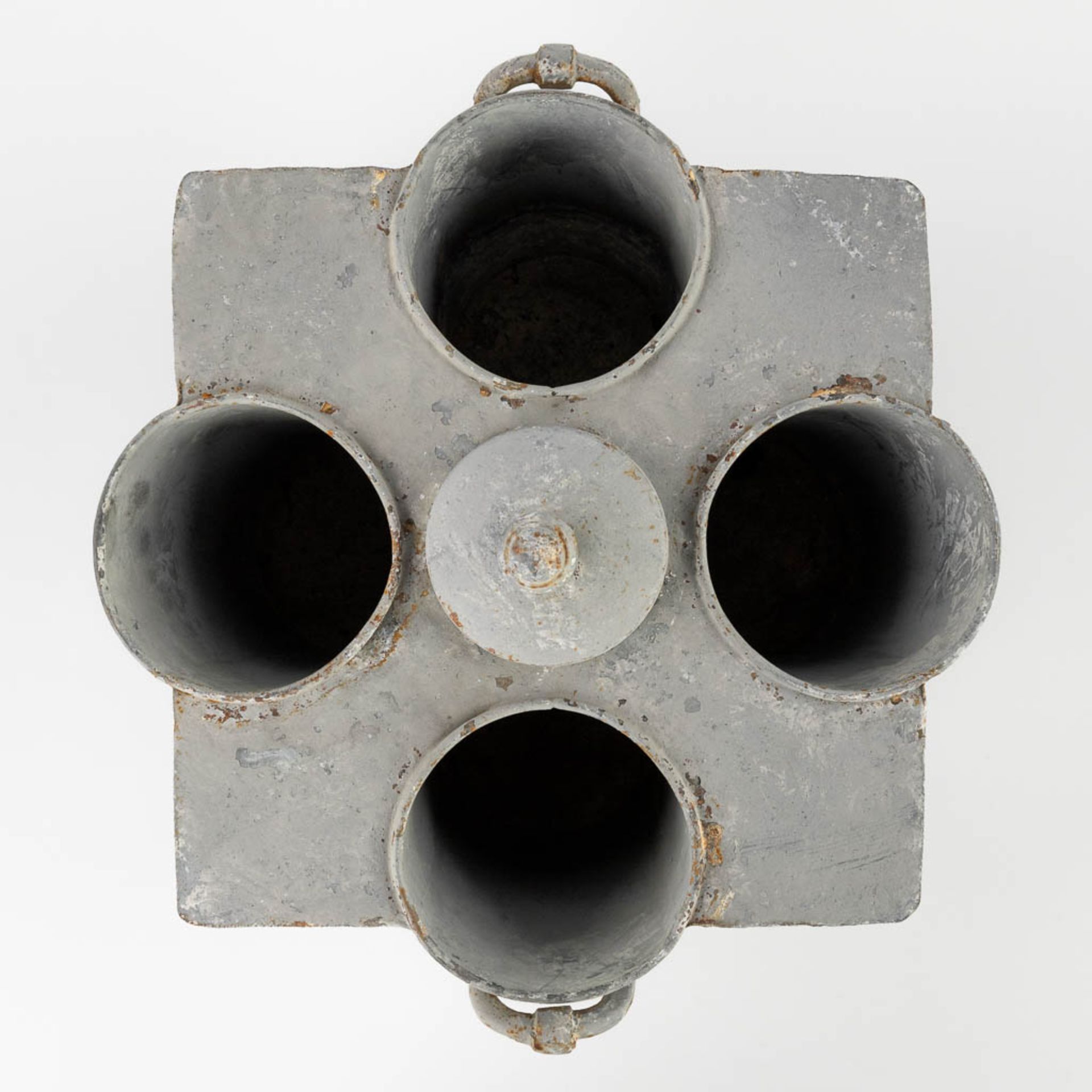 An antique wine cooler, made of zinc. (W:33 x H:25 x D:31 cm) - Image 7 of 13