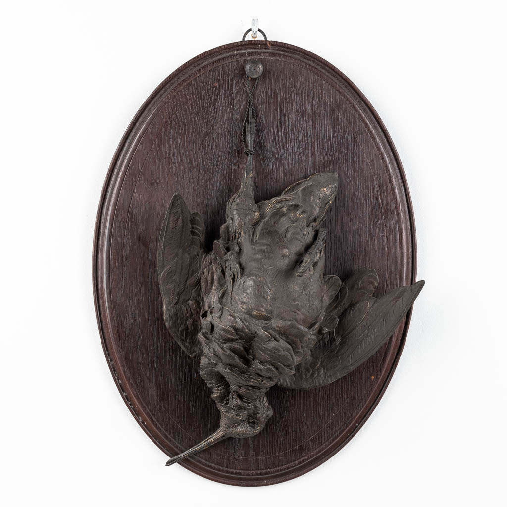 A pair of wall-mounted 'Hunting Trophies', patinated bronze mounted on wood. (D:7 x W:33 x H:46 cm) - Image 3 of 15