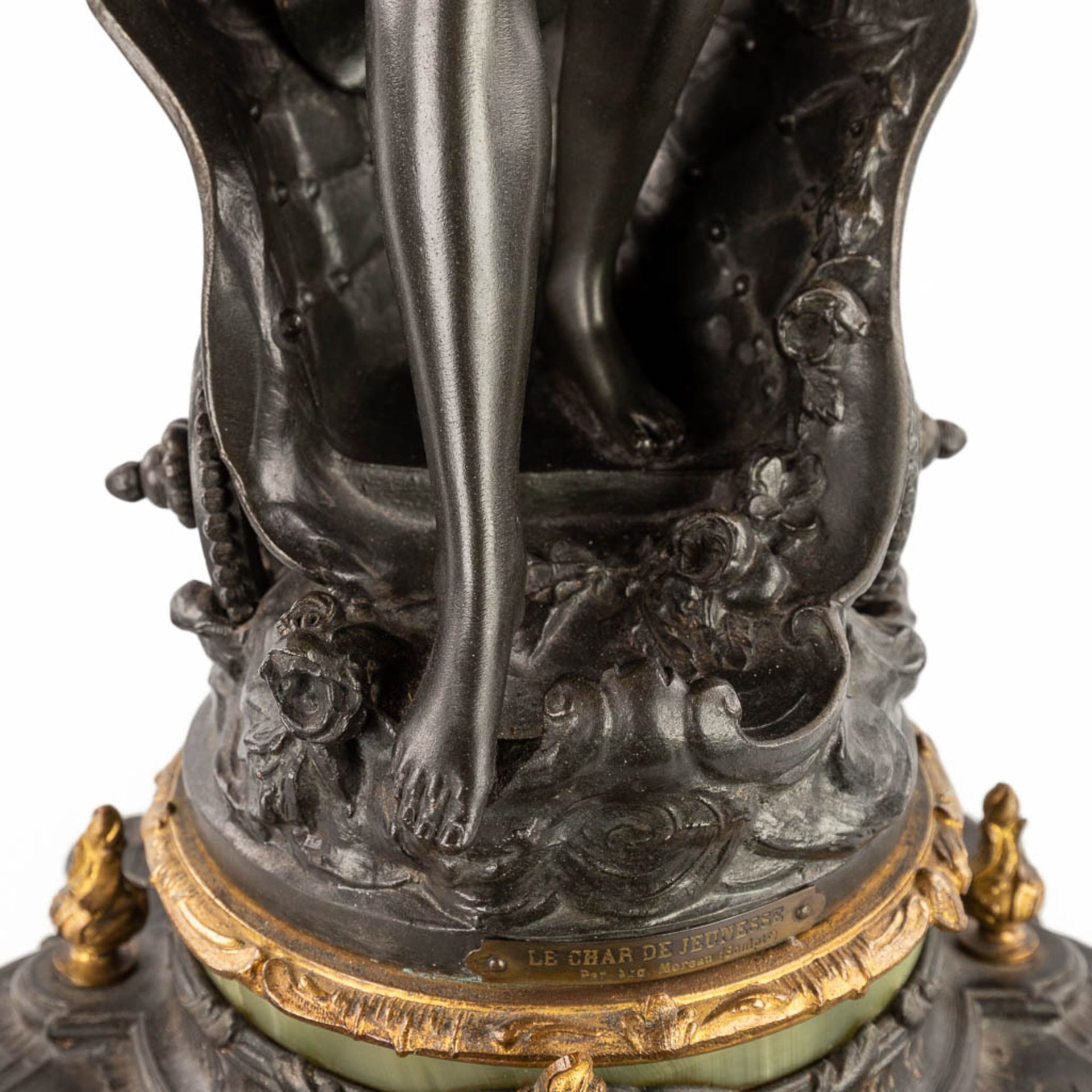 Auguste MOREAU (1834-1917) A mantle clock, spelter on green onyx, 19th C. (D:21 x W:44 x H:63 cm) - Image 15 of 19