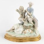 Lladro, Romantic Scène, polychrome porcelain, 20th C. (D:20 x W:29 x H:27 cm)