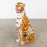 Leopard, a sculpture, glazed ceramics, Italy. 20th C. (D:29 x W:44 x H:83 cm)