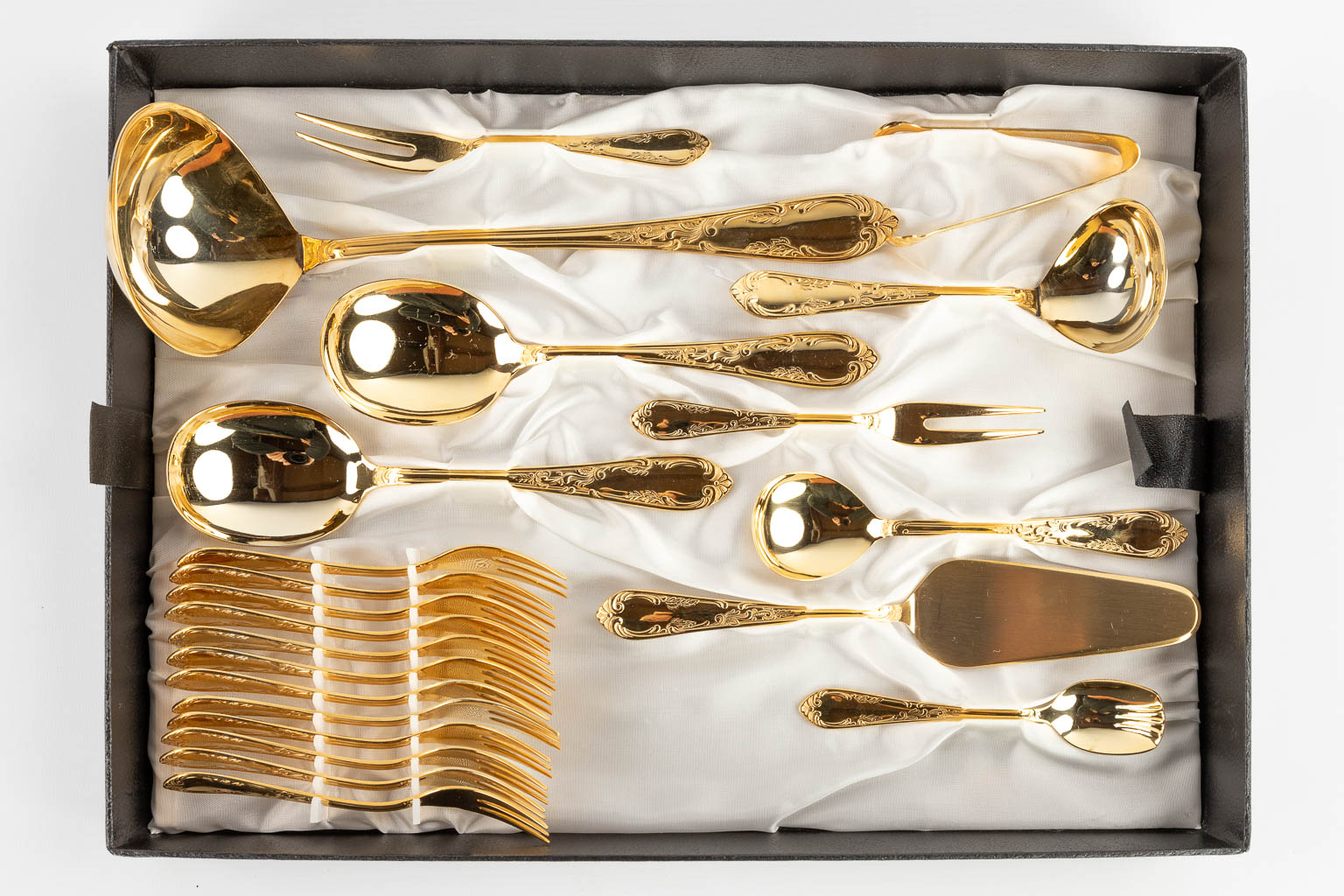 A gold-plated 'Solingen' flatware cutlery set, made in Germany. Model 'Louis XV' (D:34 x W:45 cm) - Image 12 of 12