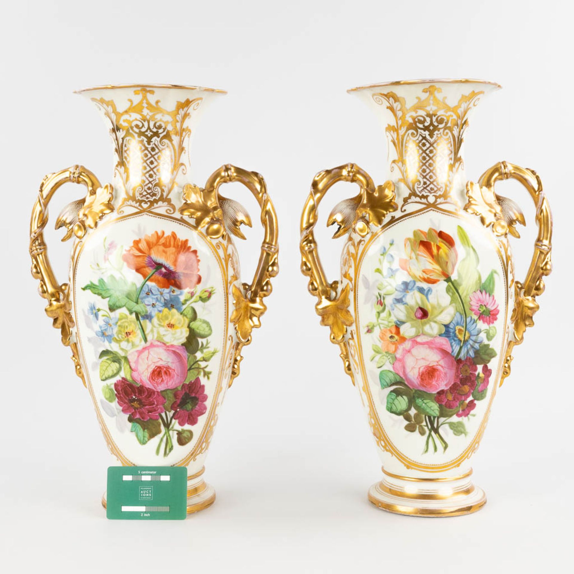 Vieux Bruxelles, a pair of vases with hand-painted flower decor. Circa 1900. (D:18 x W:27 x H:45 cm) - Bild 2 aus 17