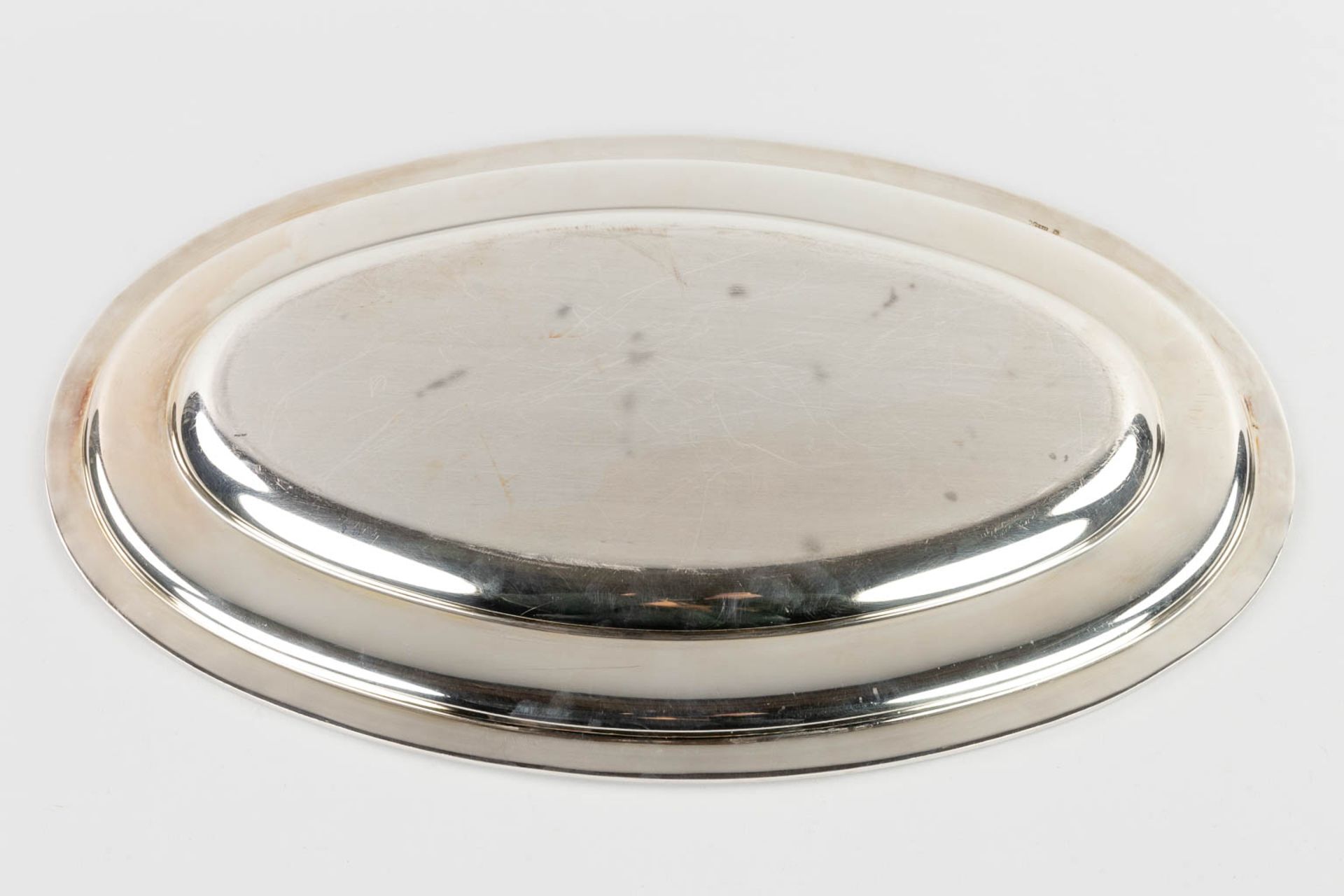 Sivar &amp; Silvergros Ghent, a collection of silver-plated metal table accesories. (D:28 x W:45 cm) - Image 6 of 24