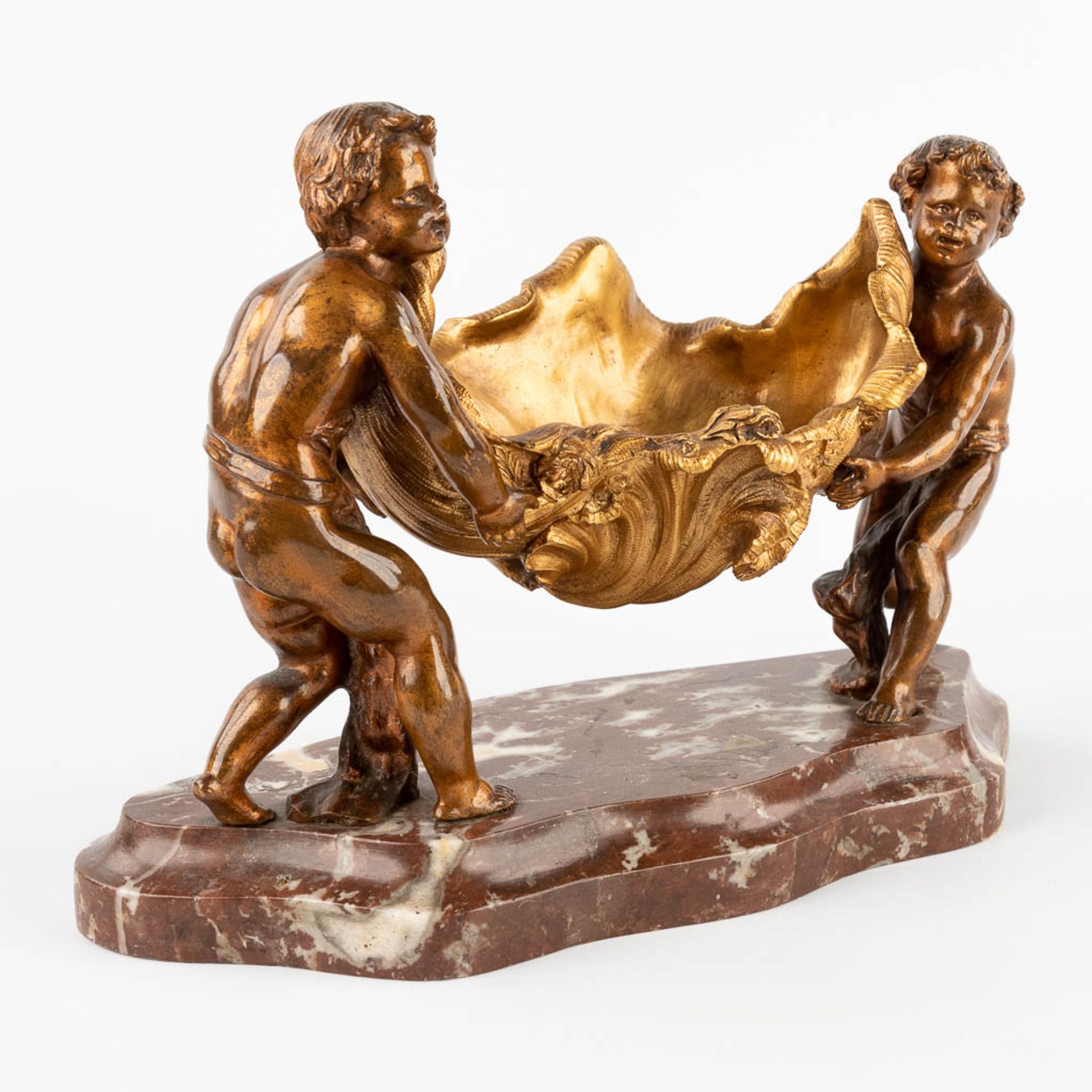 Two Putti with a sea shell, Vide Poche, Louis XV style, bronze mounted on marble. 19th C. (D:13 x W: - Image 3 of 13