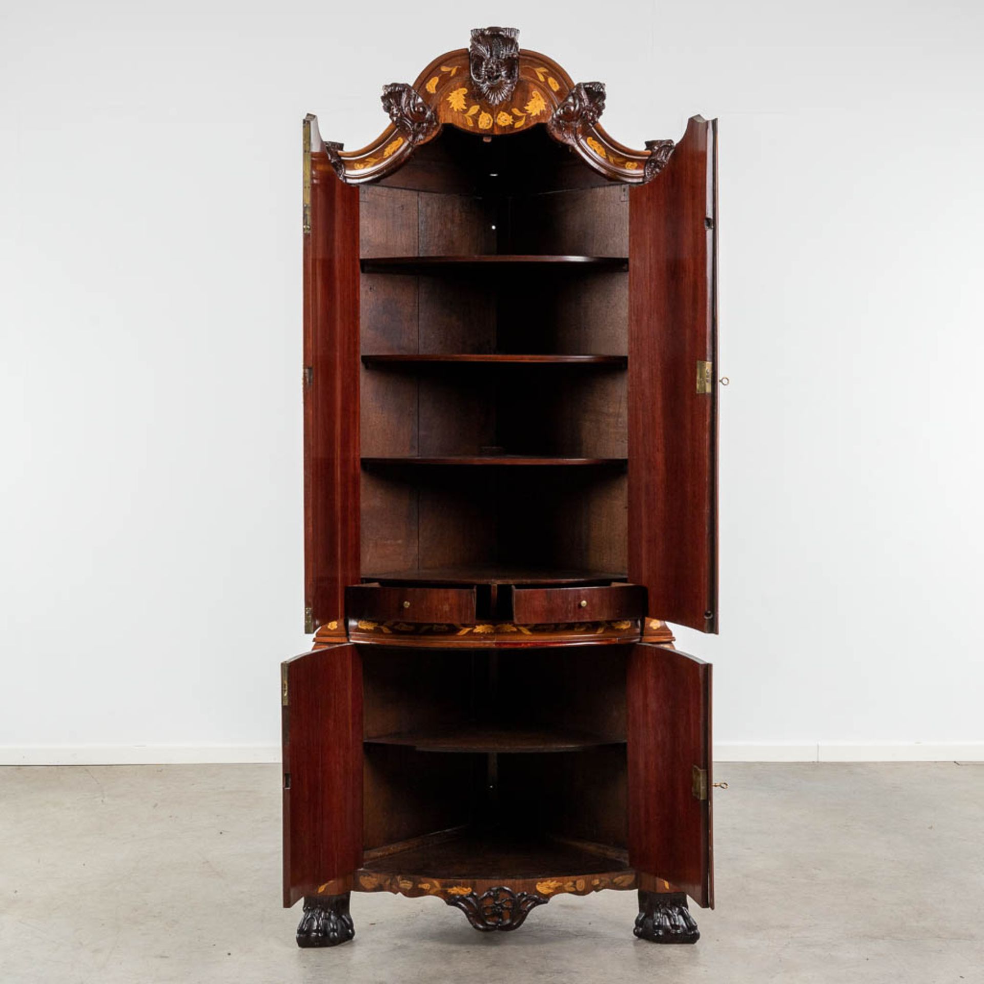 An antique corner cabinet with marquetry in Louis XV style. The Netherlands, 18th C. (D:56 x W:105 x - Image 4 of 21