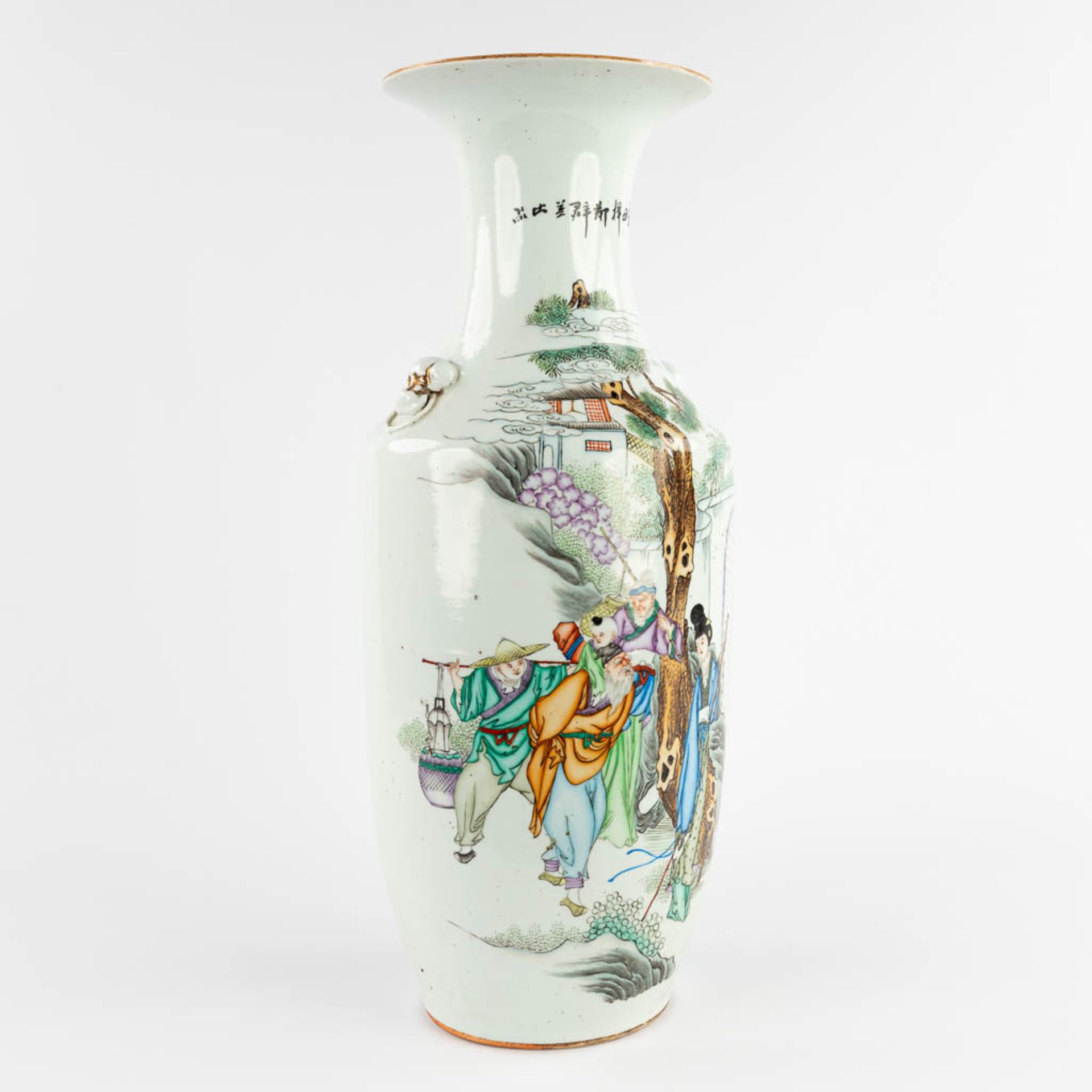 A Chinese vase, decorated with figurines in a garden. 19th/20th C. (H:57 x D:23 cm) - Bild 3 aus 15