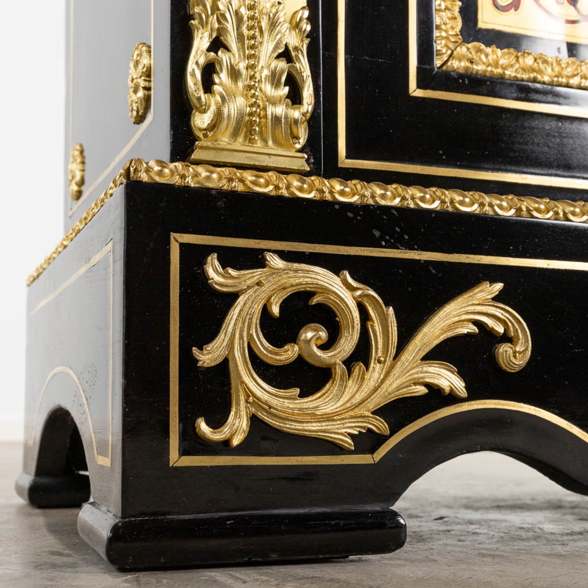 A Boulle cabinet, tortoise shell and copper inlay, Napoleon 3, 19th C. (D:36 x W:77 x H:108 cm) - Image 12 of 14